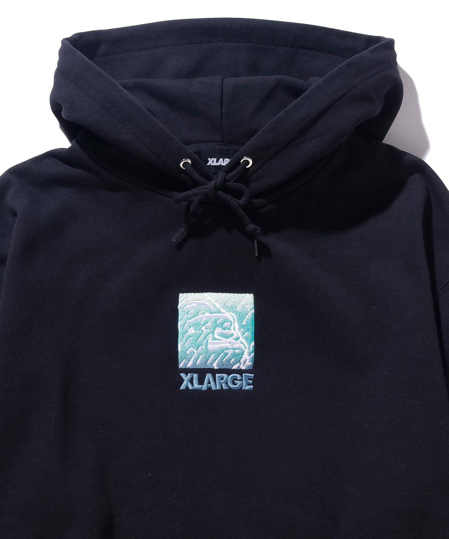 XLARGE × IT'S A LIVING PULLOVER HOODED SWEAT