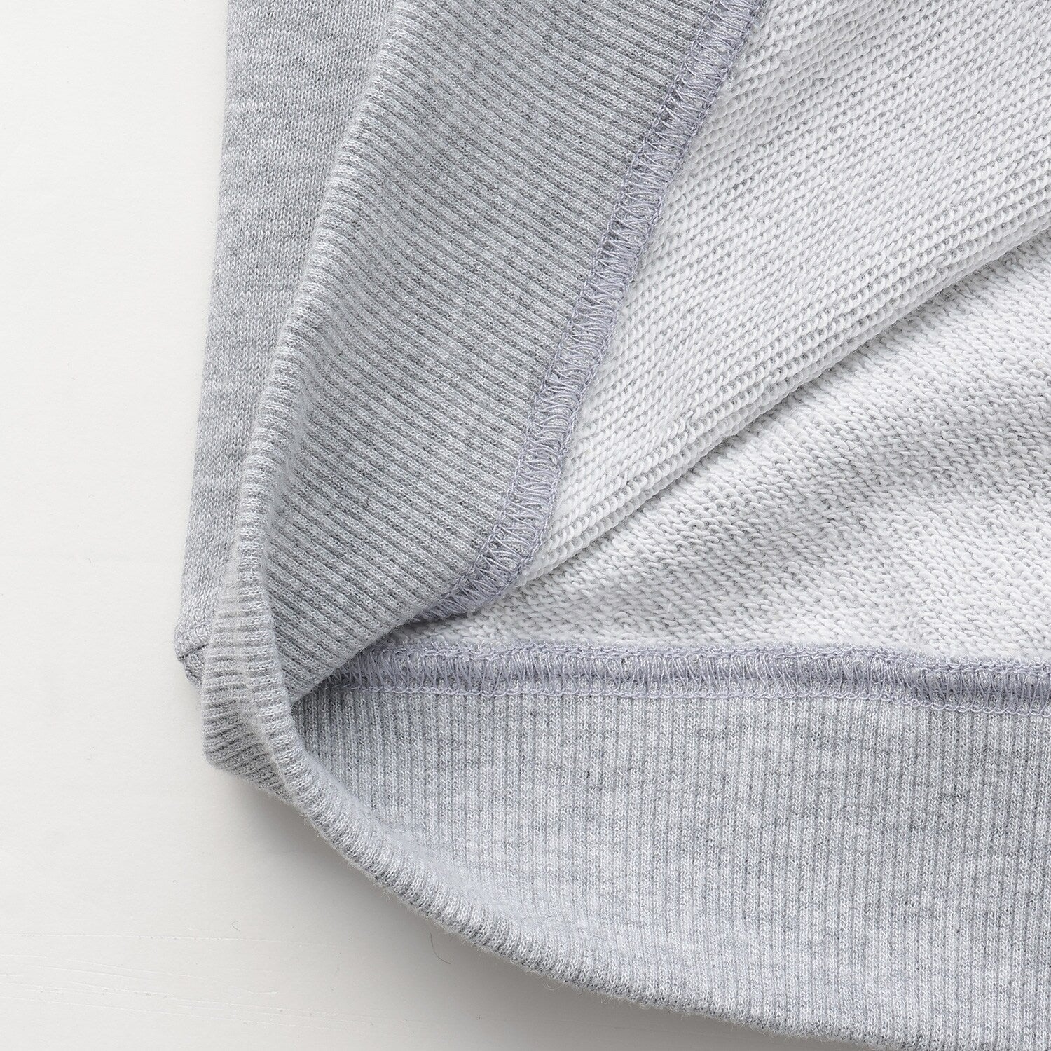 バスケット恐竜トレーナー