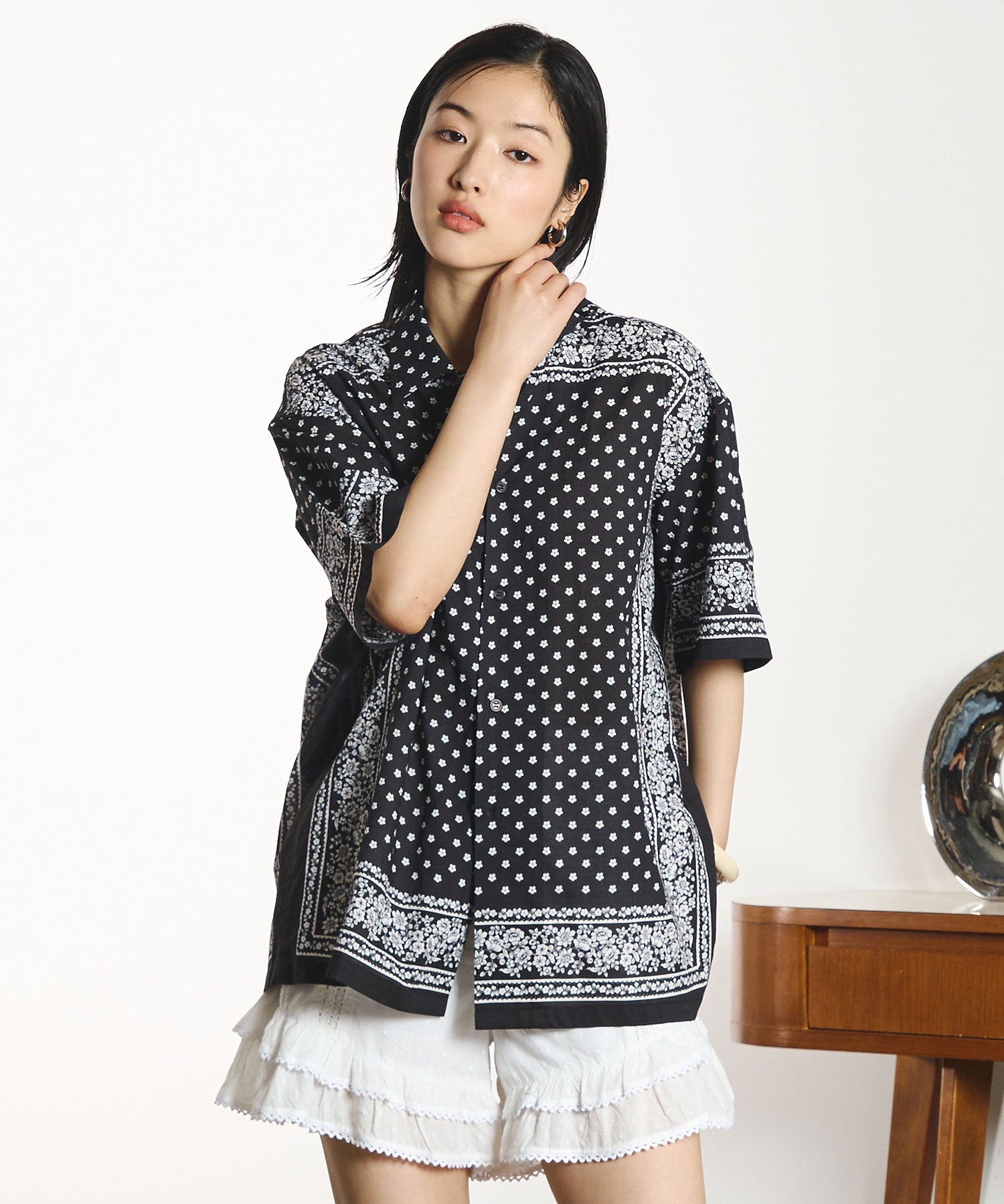 【ROSE BUD別注】INDIA IS BEAUTIFUL/SHORT-SLEEVE PRINTED SHIRT