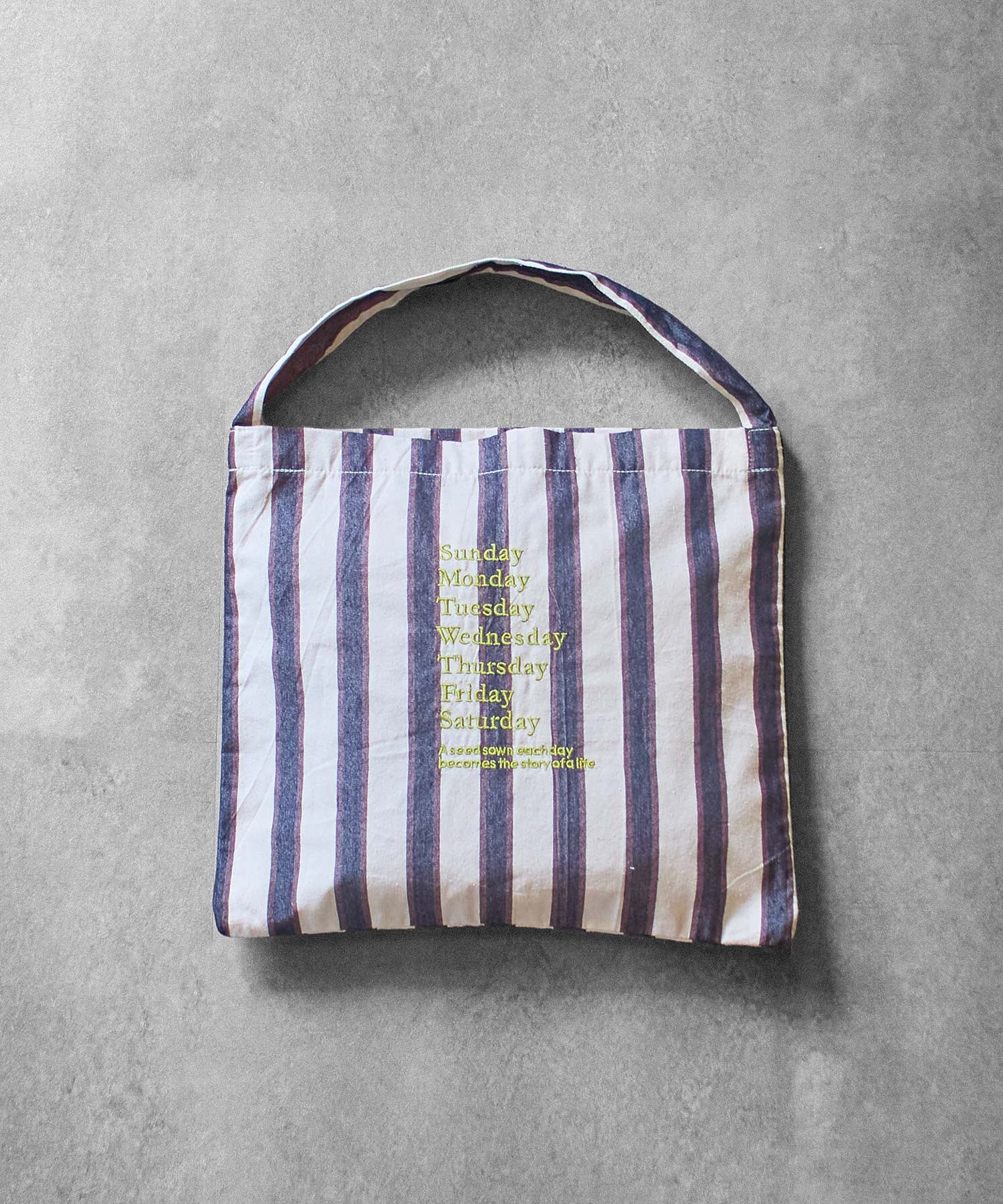 beej/STRIPE FABRIC OSBAG