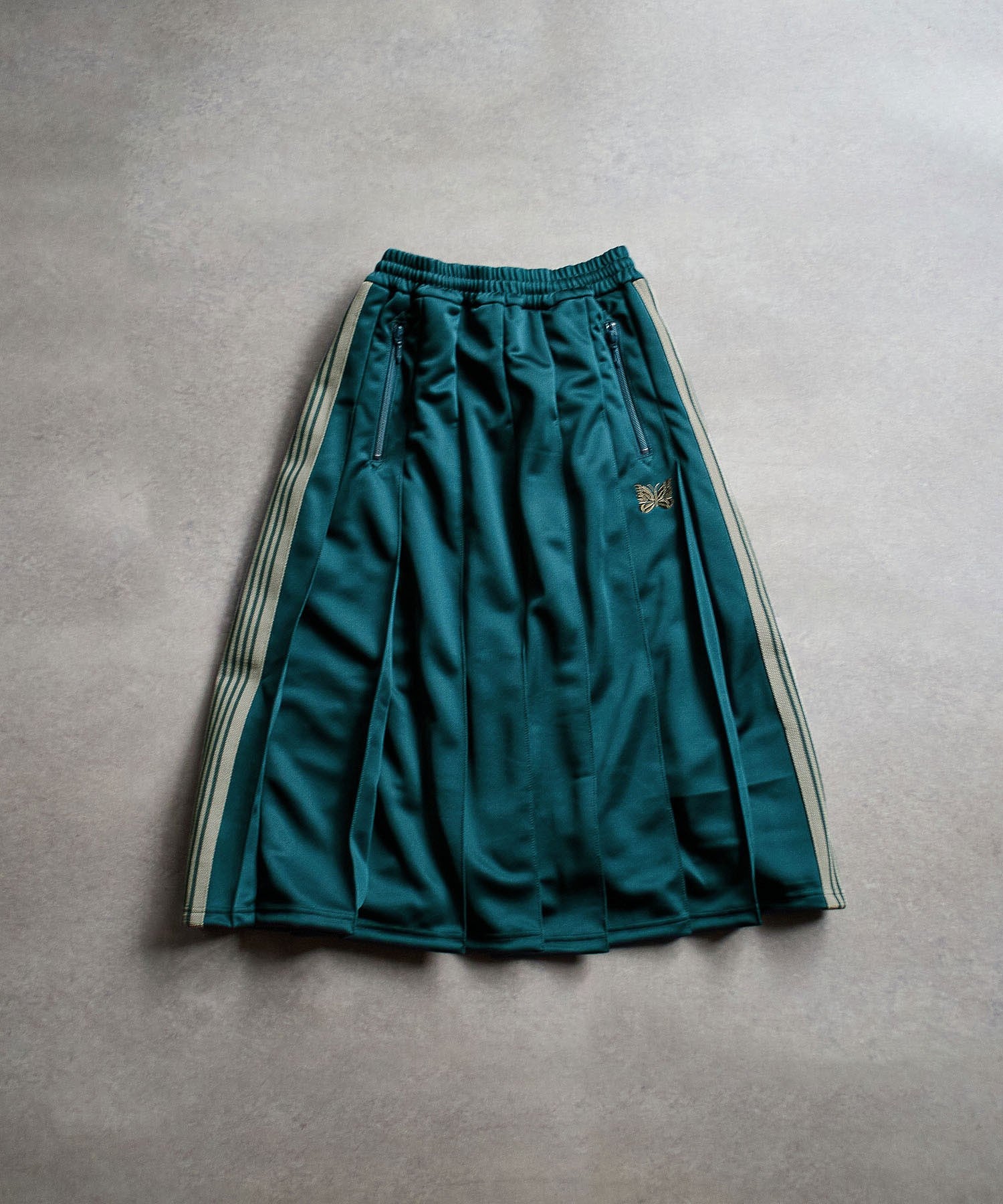 NEEDLES/PLEATED TRACK SKIRT POLY SMOOTH