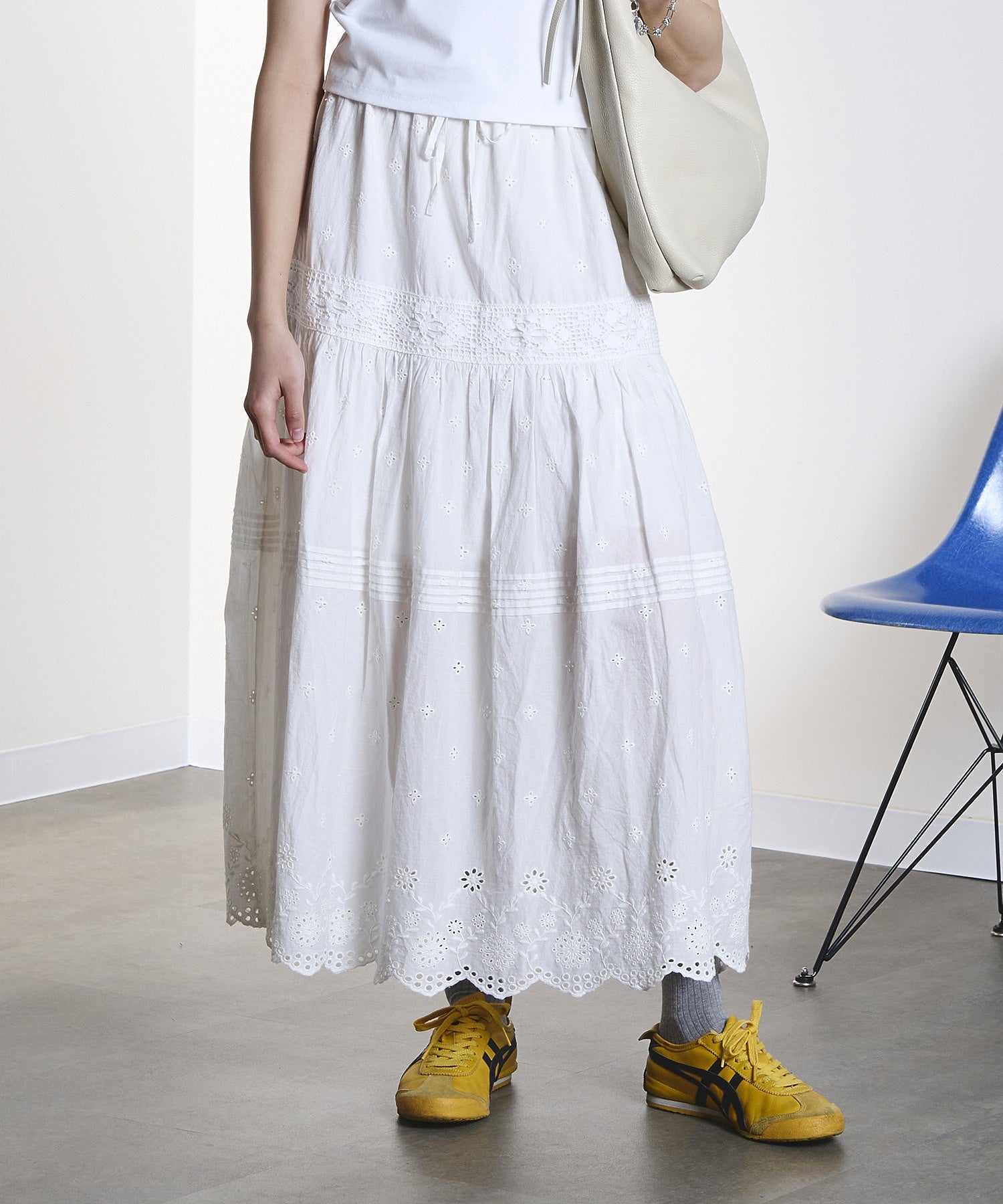 EMBROIDERY LACE LONG SKIRT