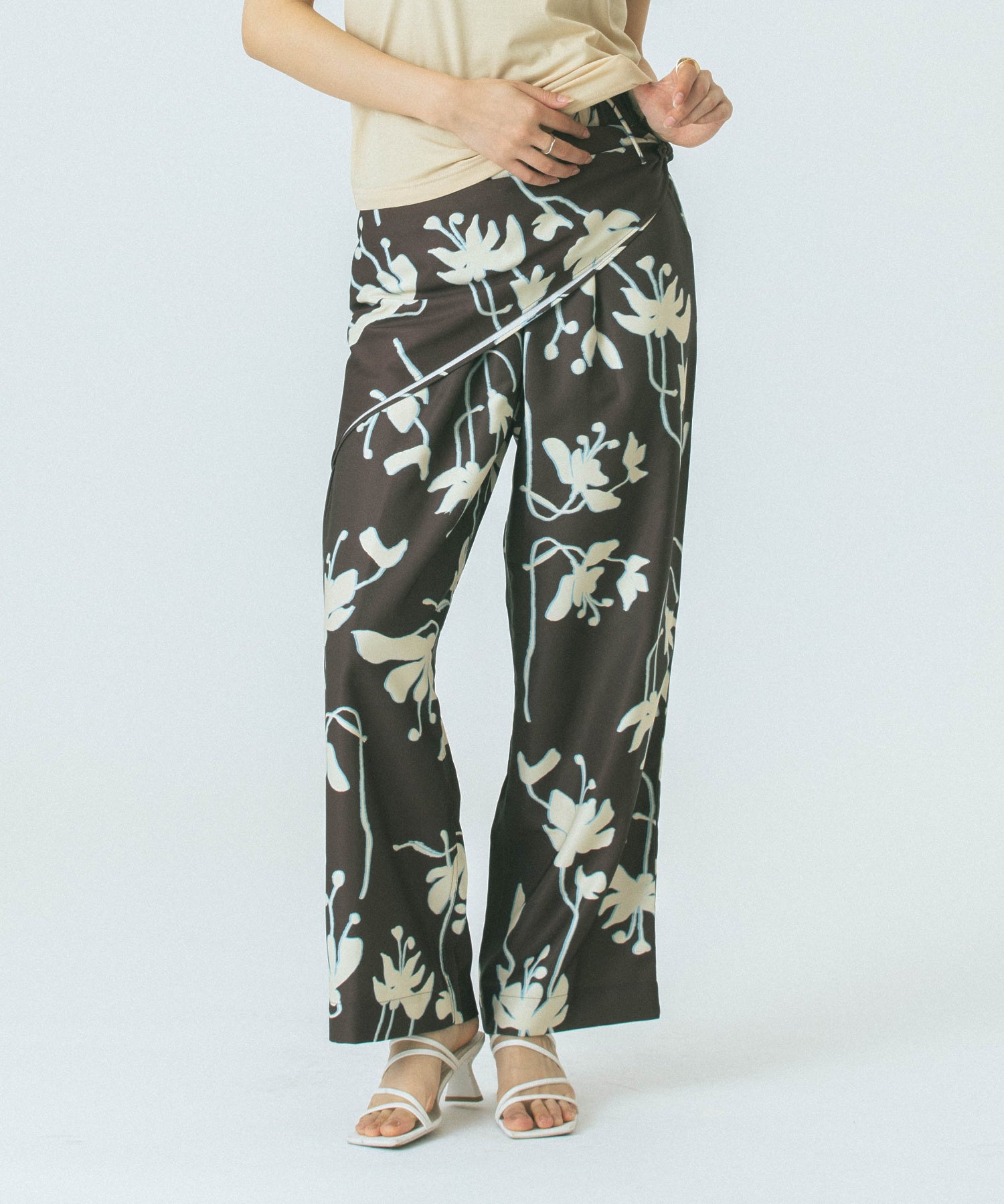 FLOWER PRINT PANTS