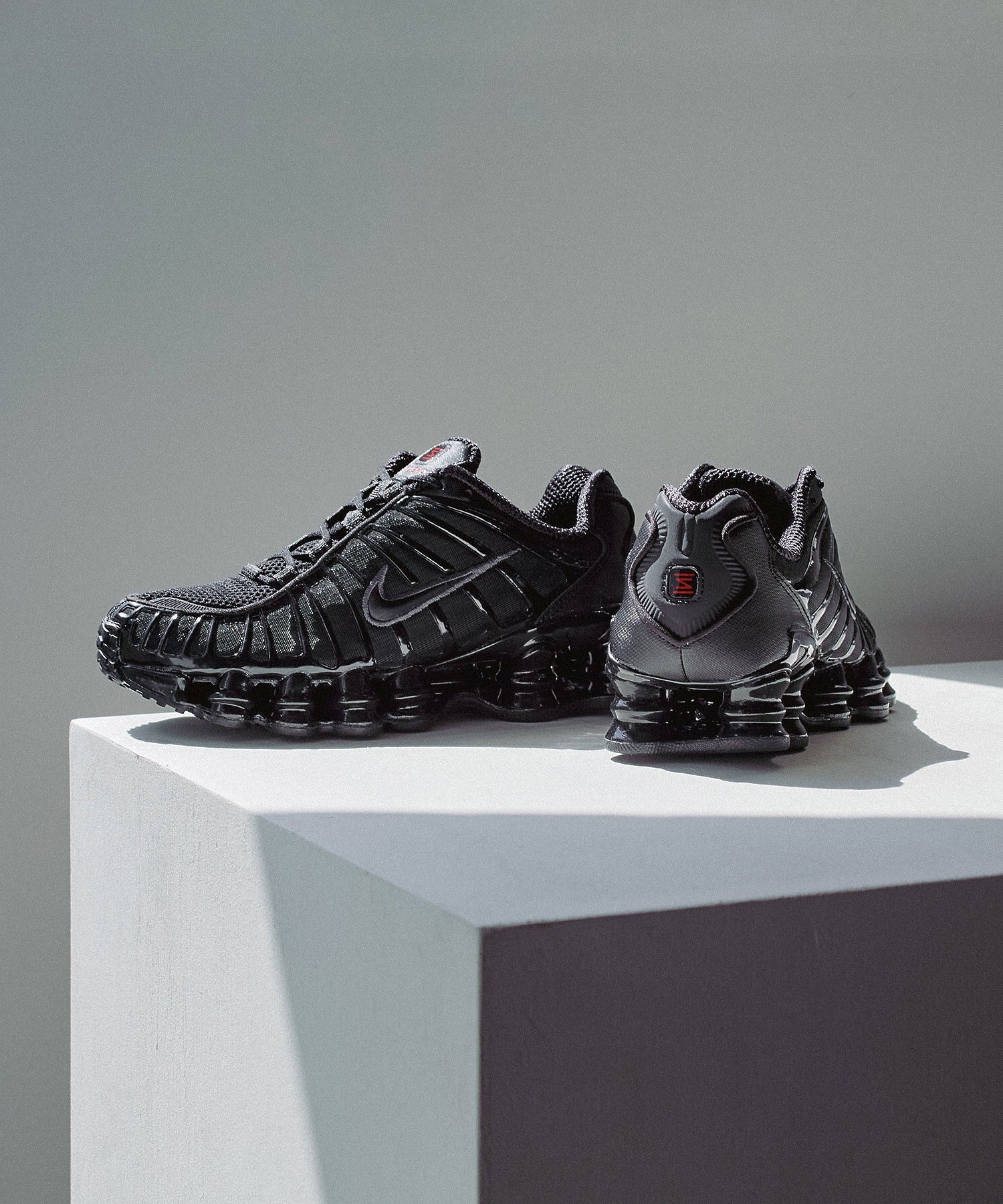 NIKE/AIRMAX SHOX TL