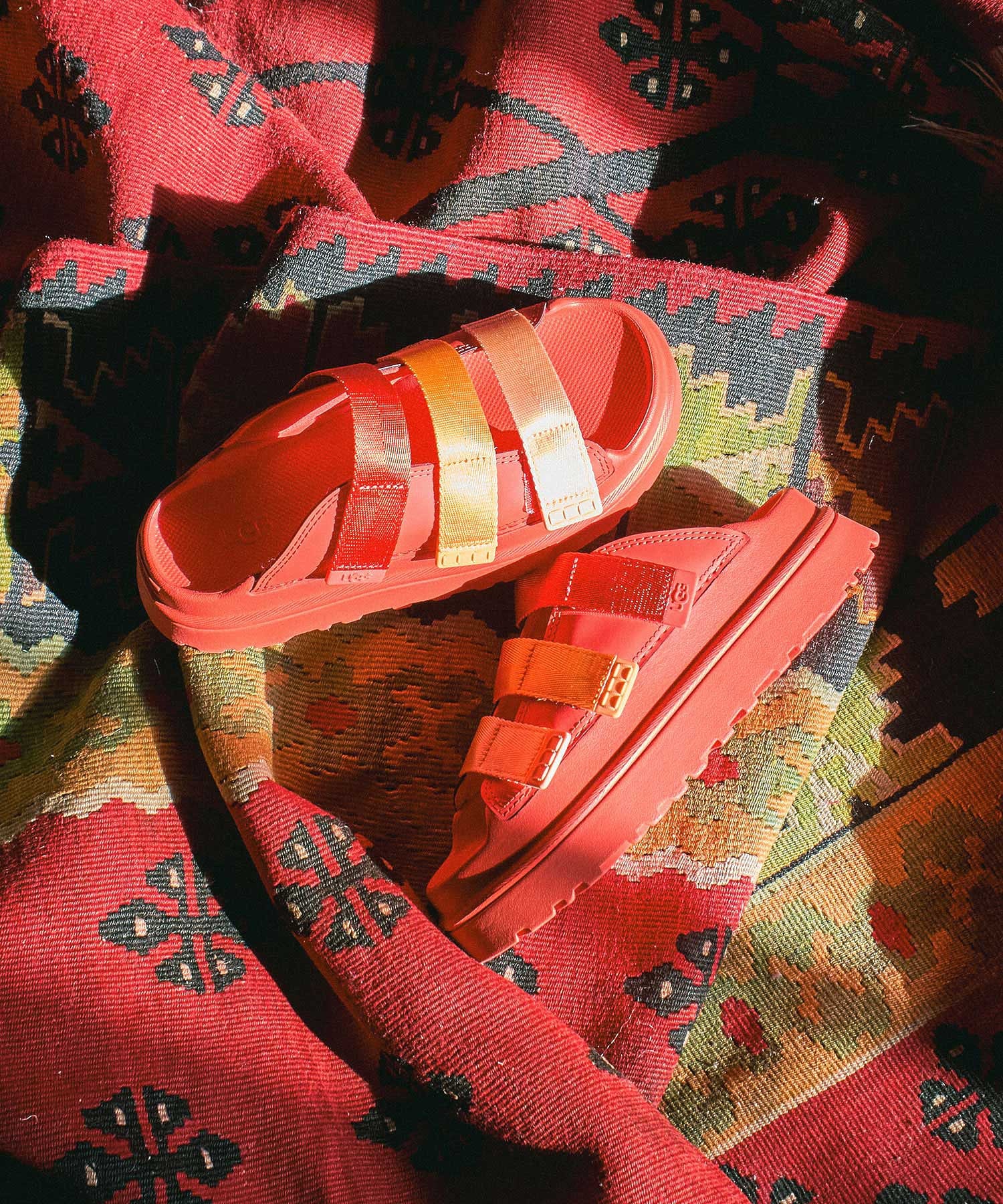 UGG/W GOLDENGLOW SLIDE