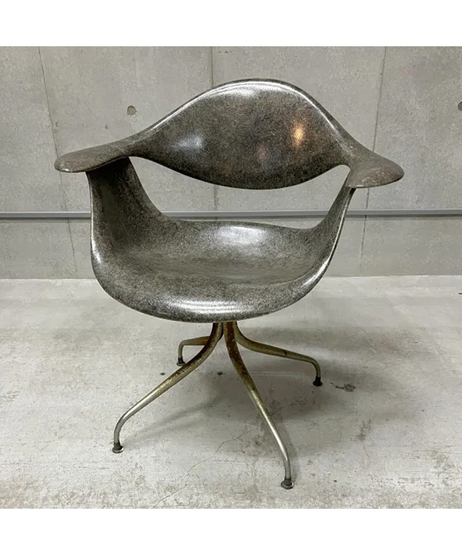 DAF Swag Leg Chair / Vintage