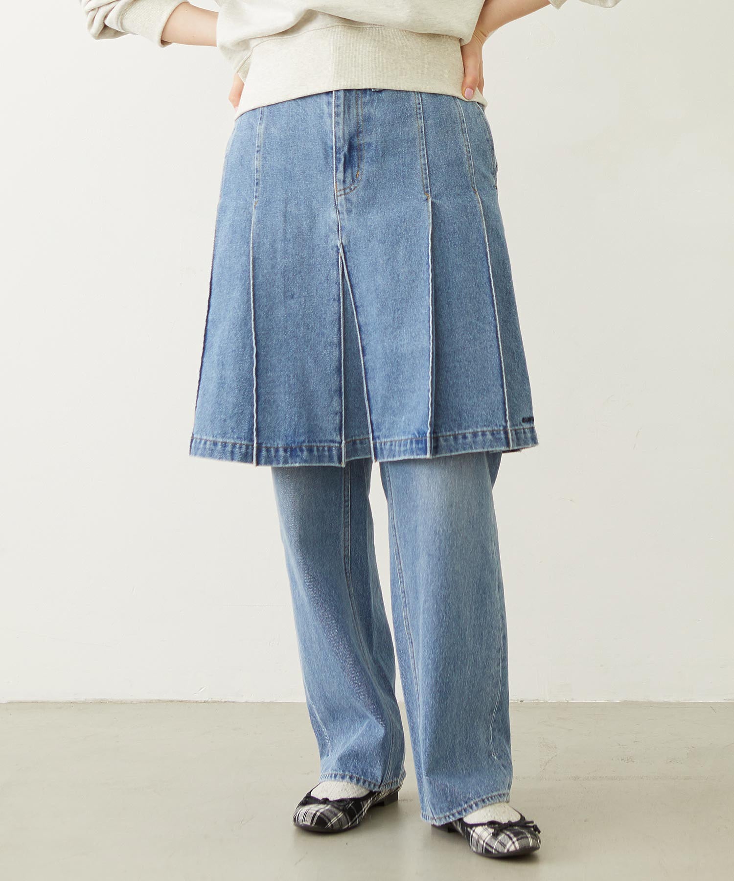 PLEATED DENIM SKIRT