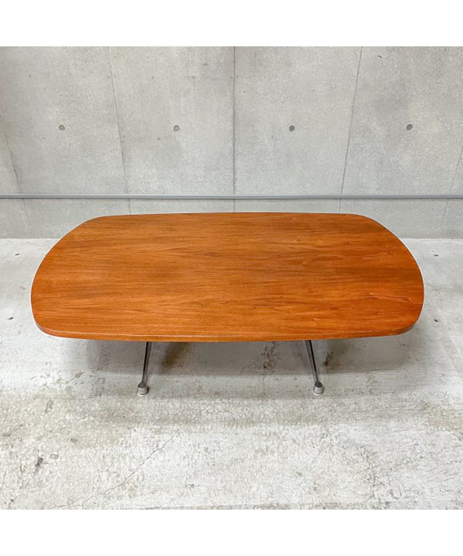 HermanMiller Eames Oval Top Coffee Table