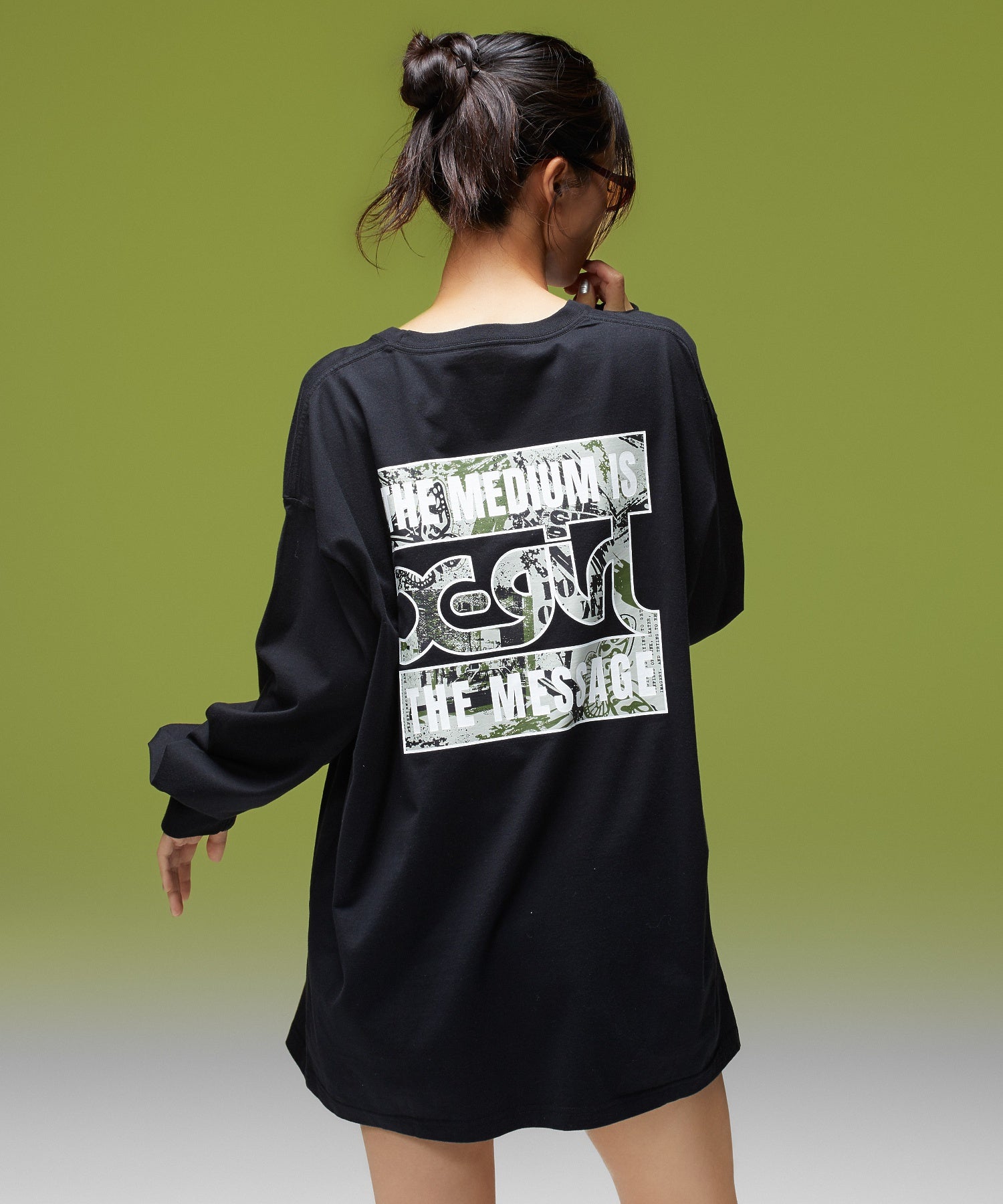 BRUSHED COLLAGE GRAPHIC LOGO L/S BIG TEE DRESS