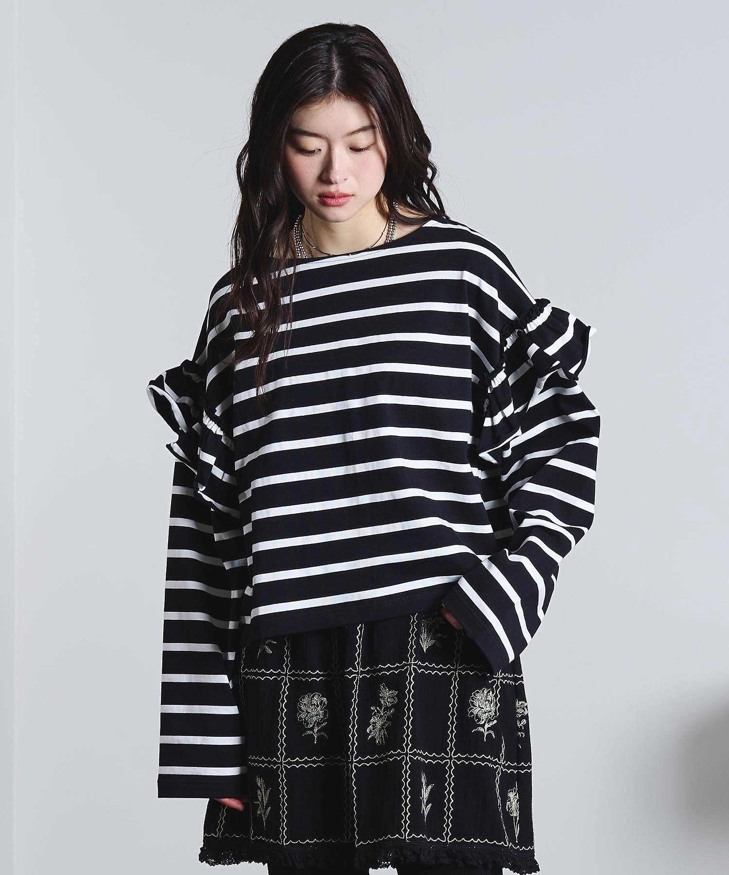 mag.by c/FRILL STRIPE L/S TOP