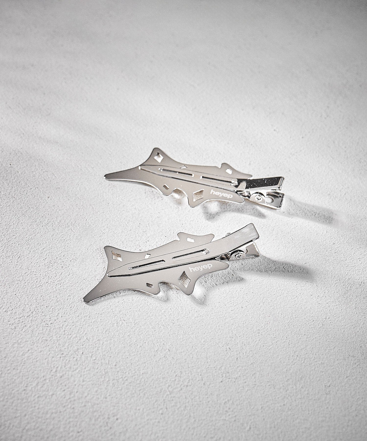 Heyep/MELTED METAL FLAT CLIPS