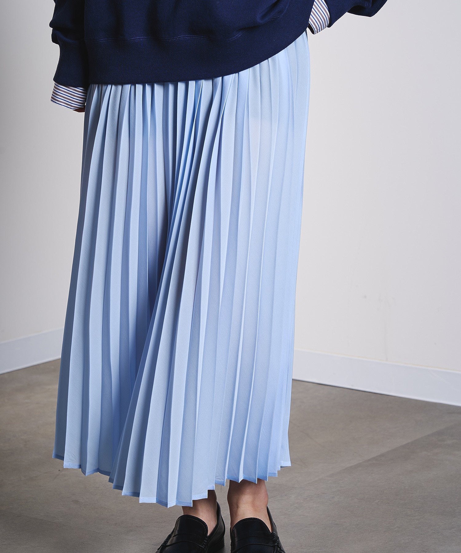 GENE HEAVENS/PLEATED SKIRT