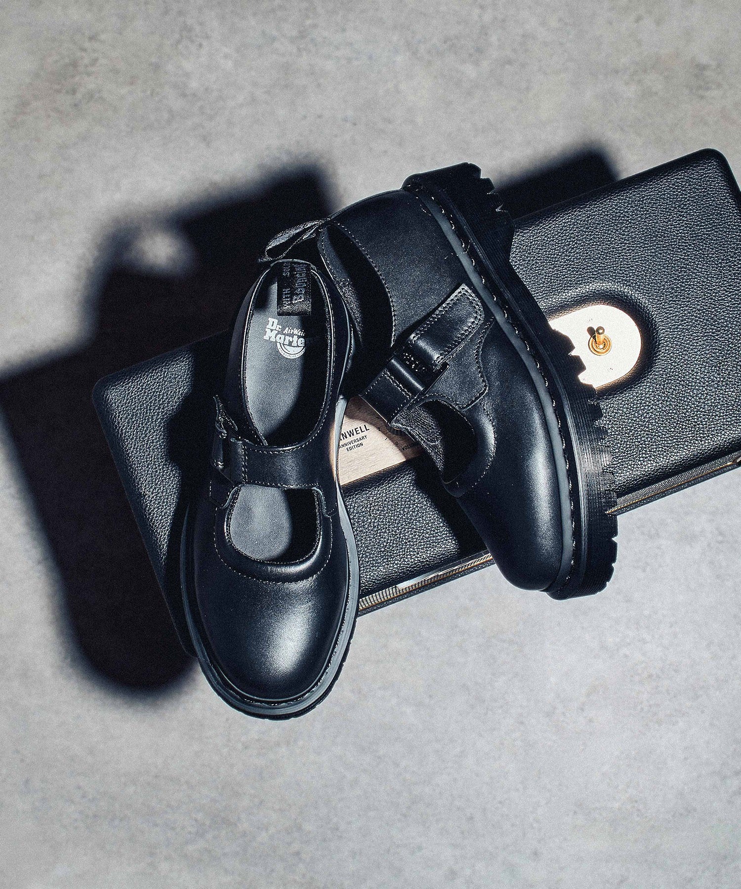 DR.MARTENS/MARY JANE MONOBLACK