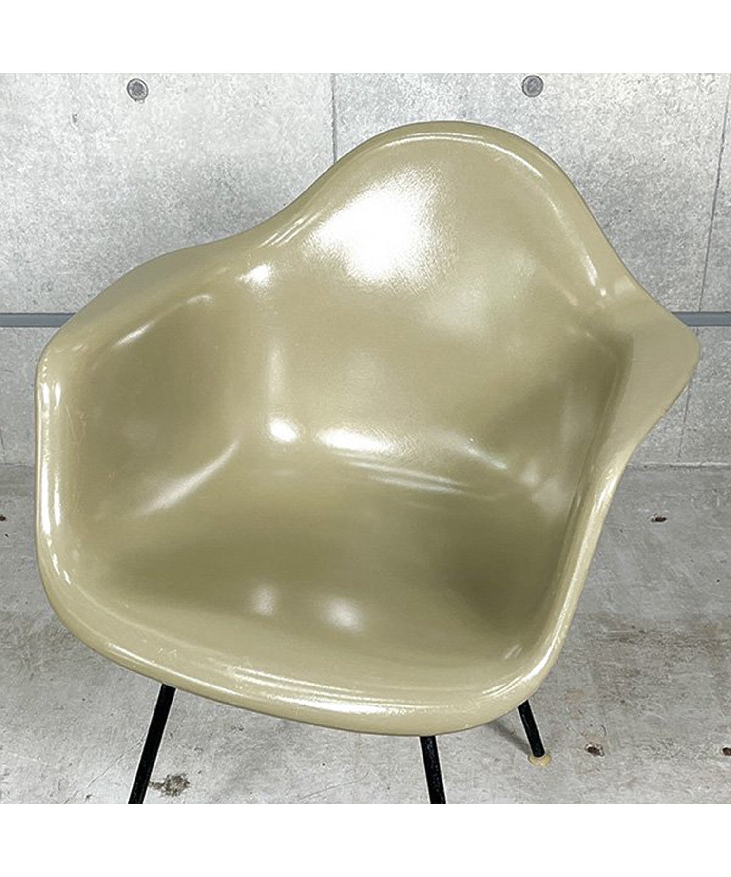 HermanMiller Arm Shell / Raw Umber