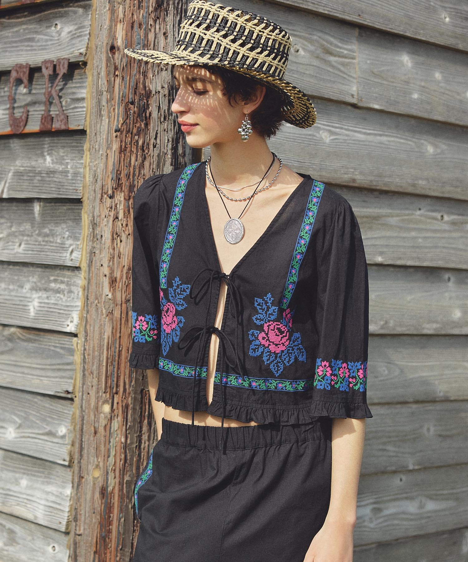 EMBROIDERY RIBBON BLOUSE