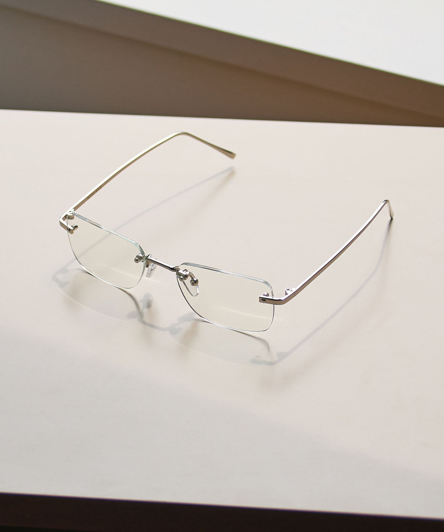 RIMLESS GLASSES