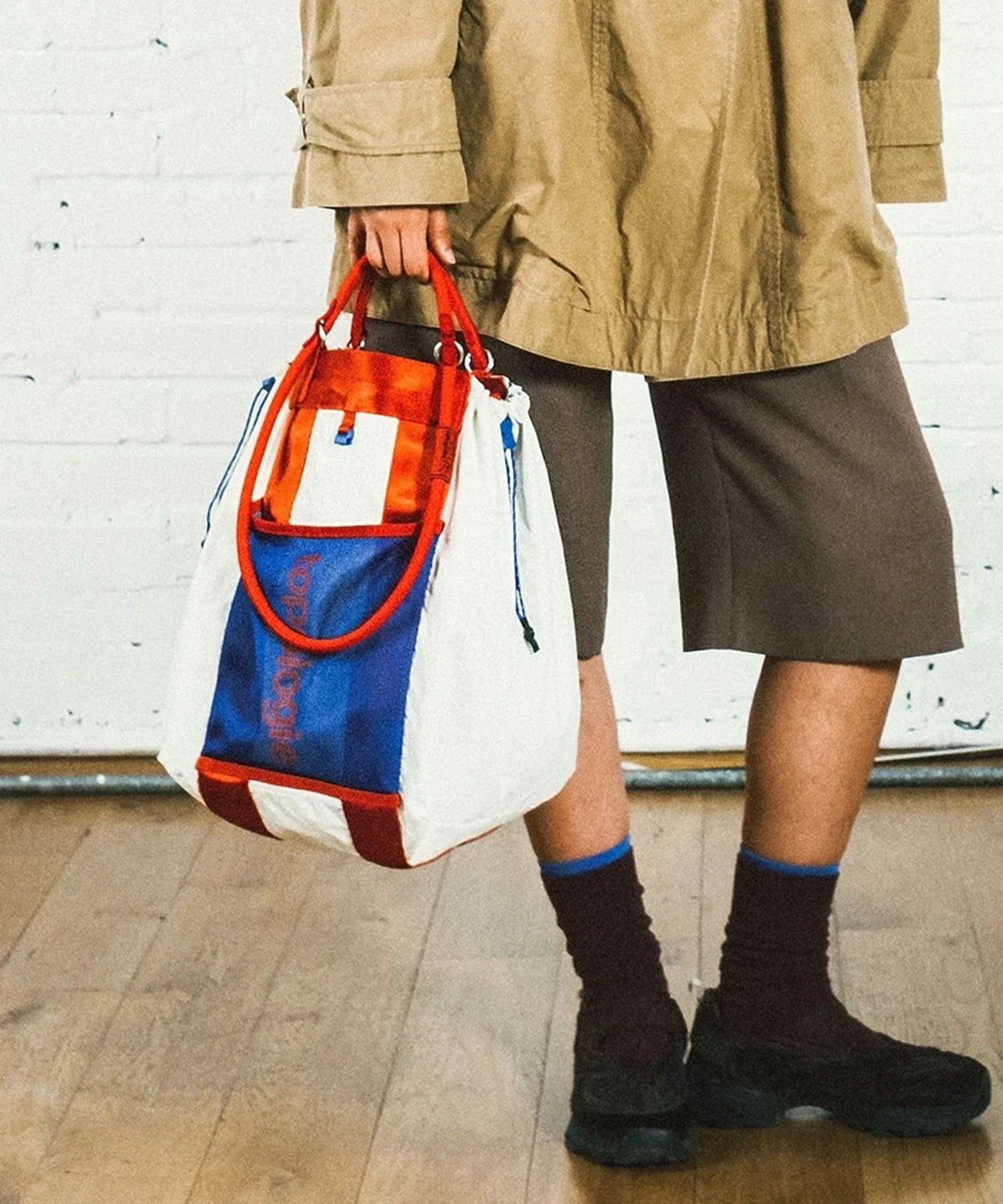 ※ショルダーストラップは別売りとなっております