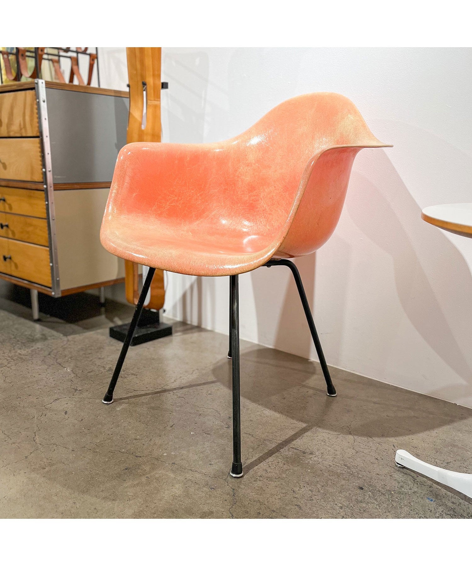 Eames DAX / Salmon Pink / 1st