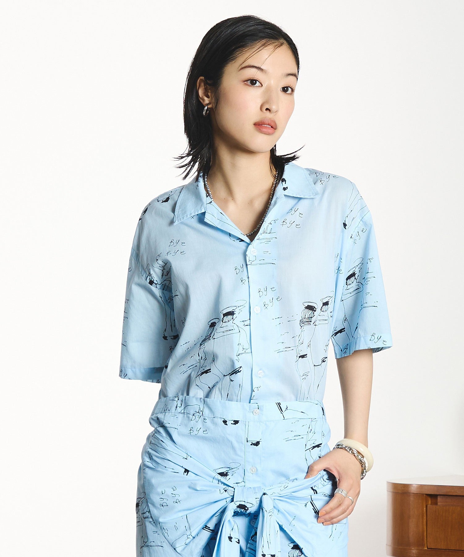 【ROSE BUD別注】INDIA IS BEAUTIFUL/SHORT-SLEEVE PRINTED SHIRT