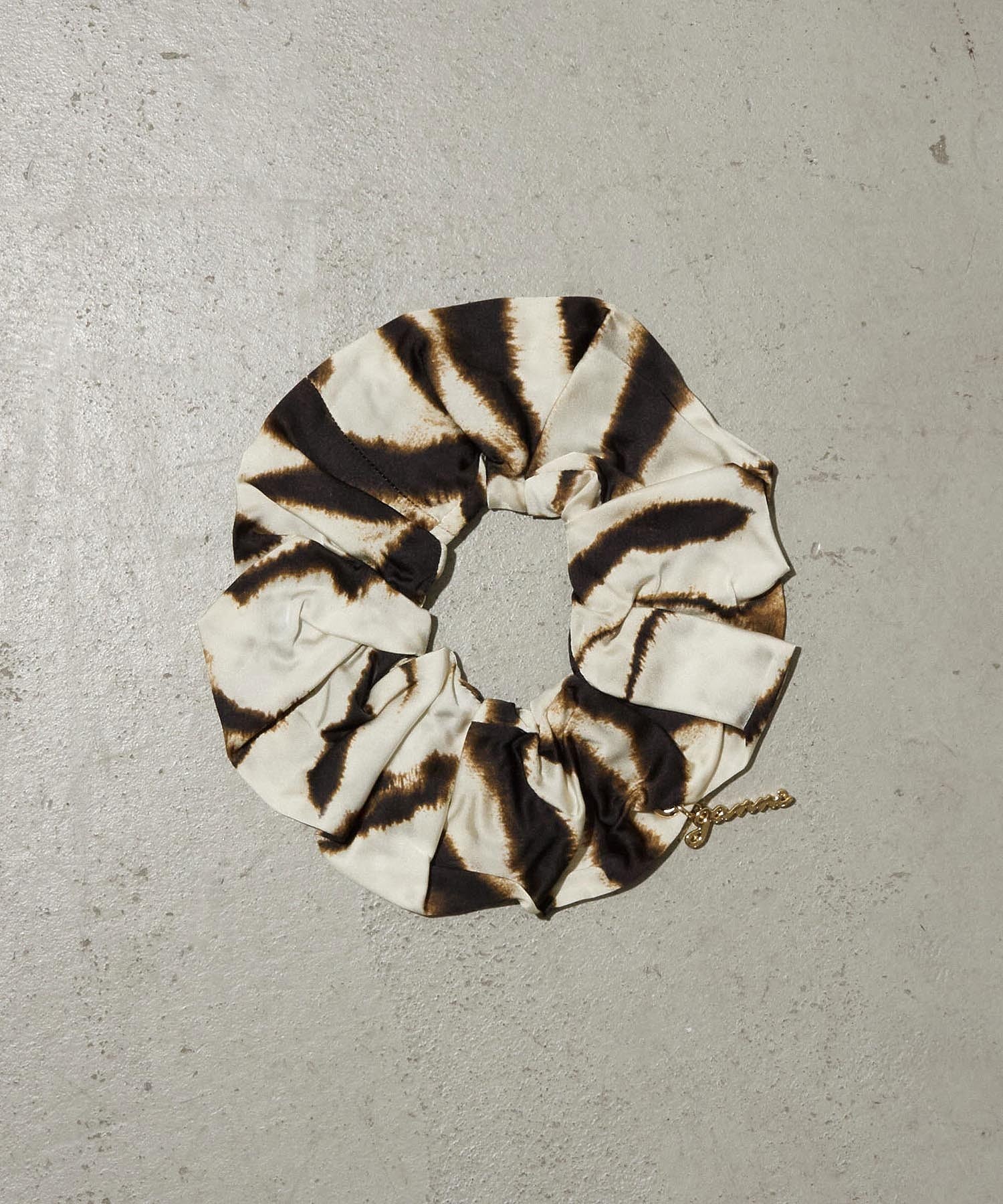 GANNI/SCRUNCHIE PRINTED STRETCH SATIN