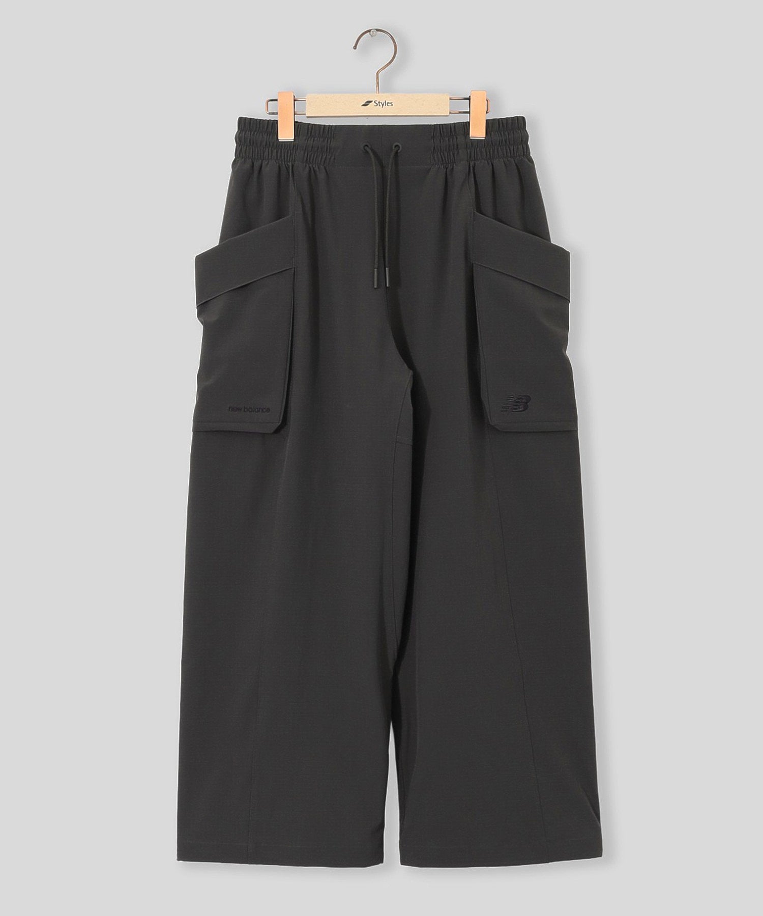 NEW BALANCE/ニューバランス/NB Grey cropped cargo pants MB61A5RJ