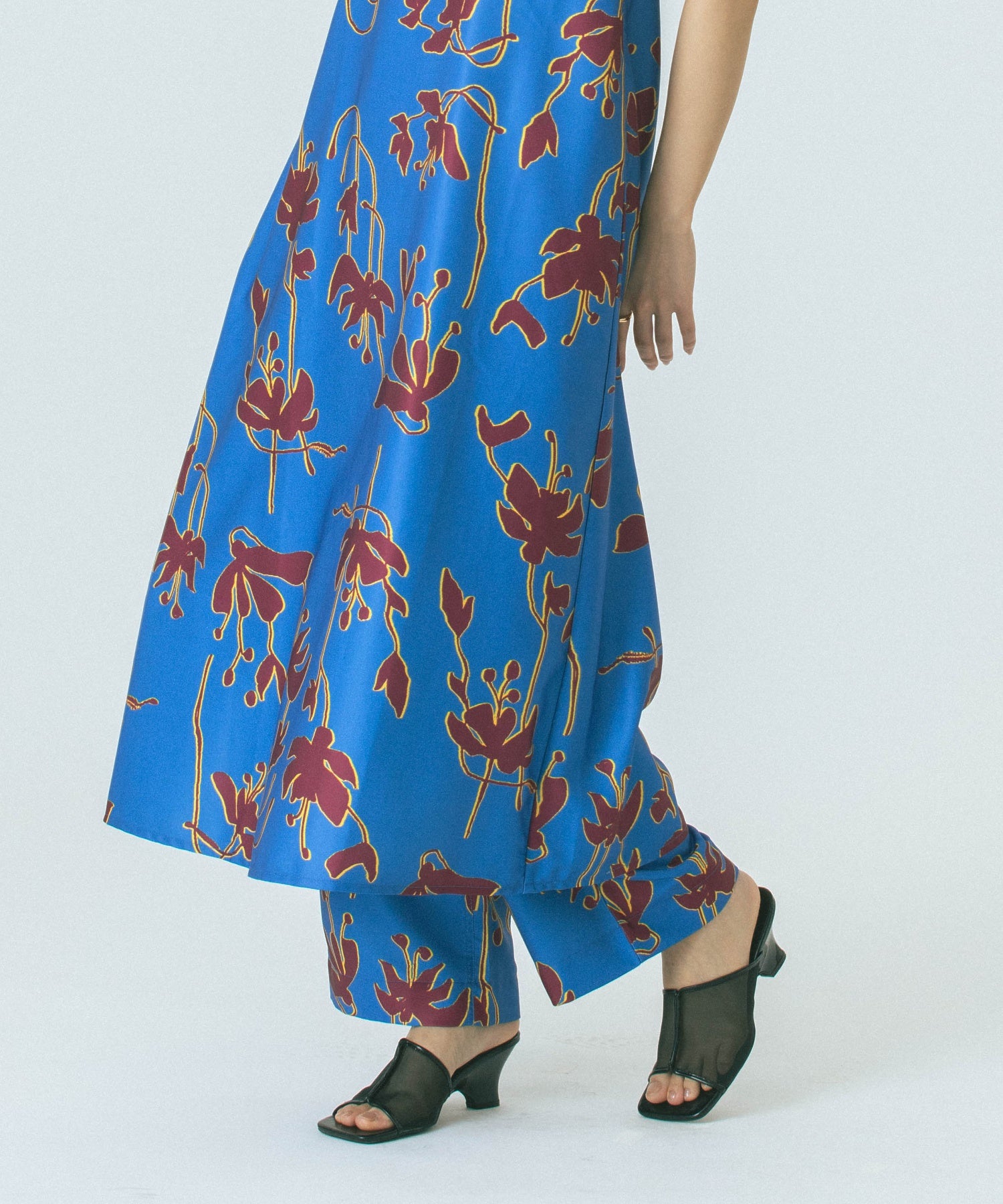 FLOWER PRINT PANTS