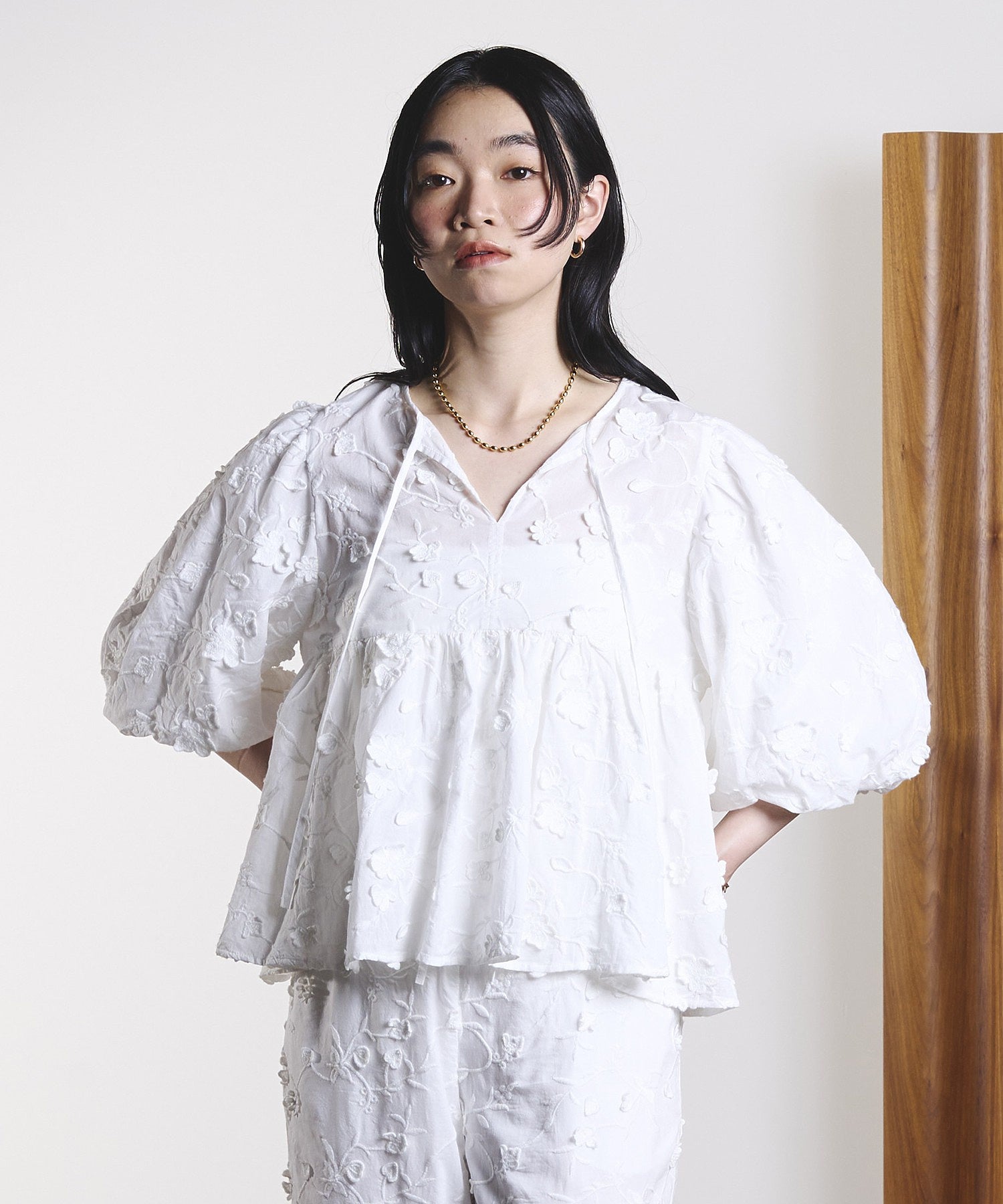 3D FLORAL EMBROIDERY BLOUSE
