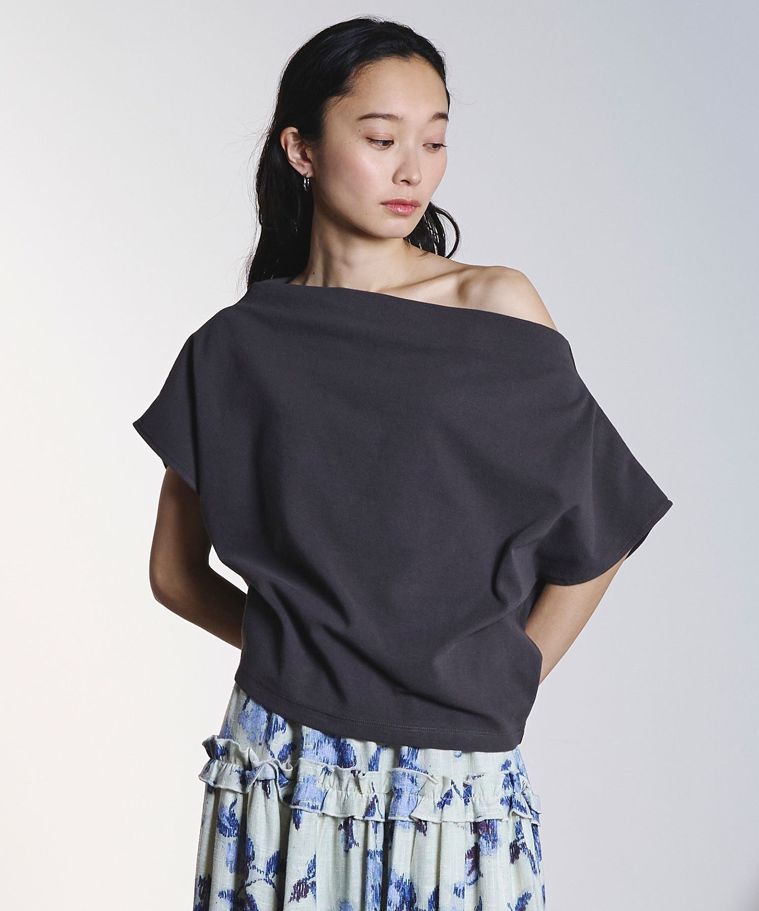 OFF SHOULDER TOP