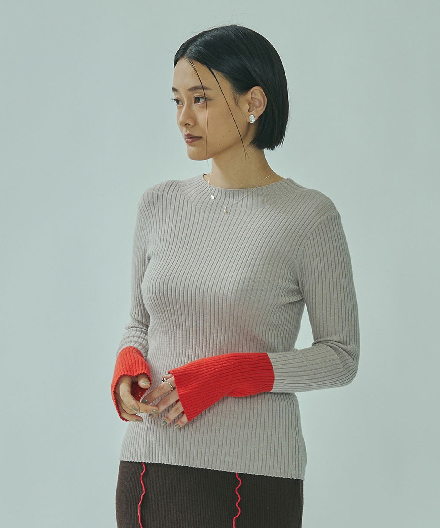 BICOLOR RIB KNIT TOP