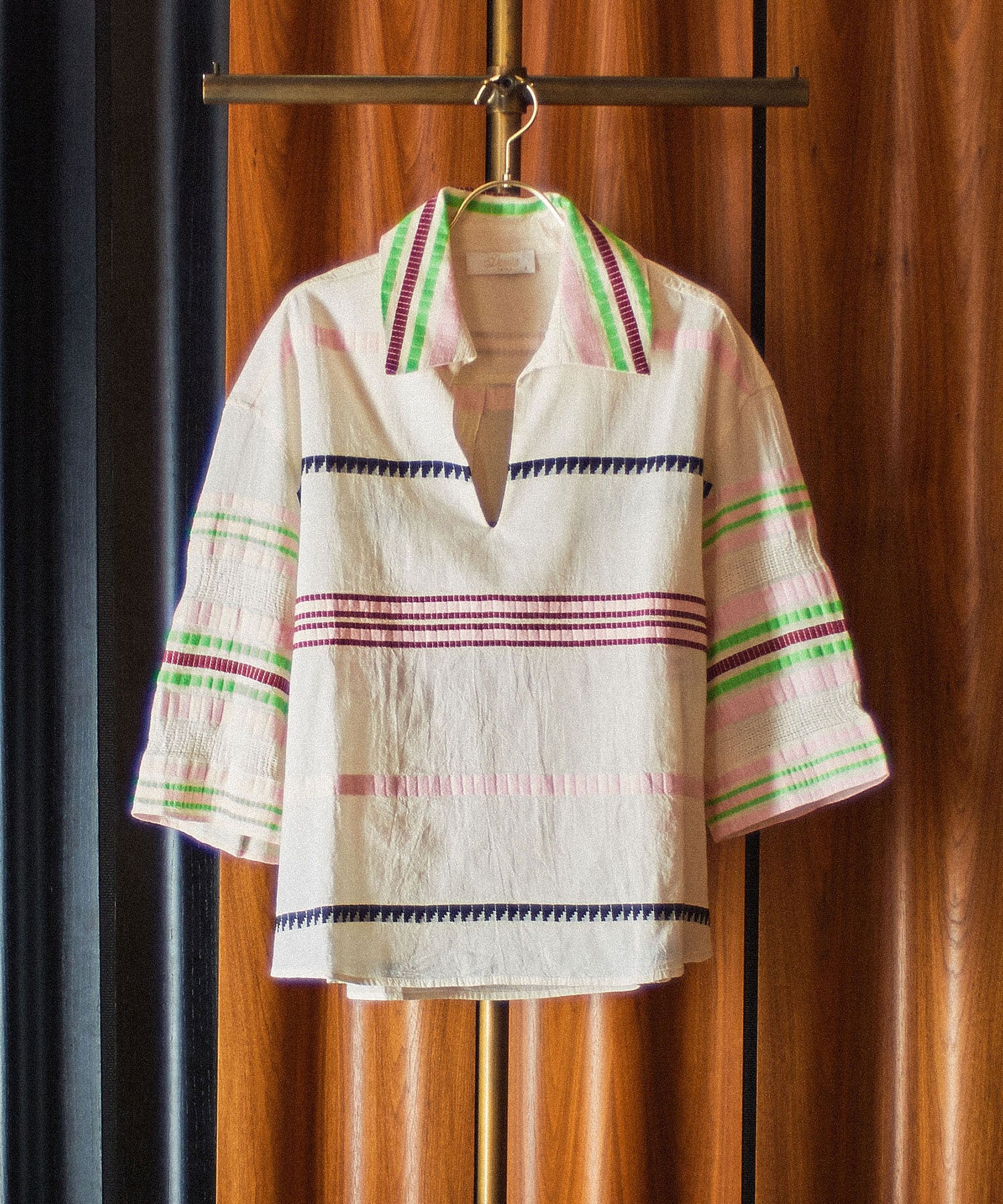 Devotion Twins/VNECK BLOUSE