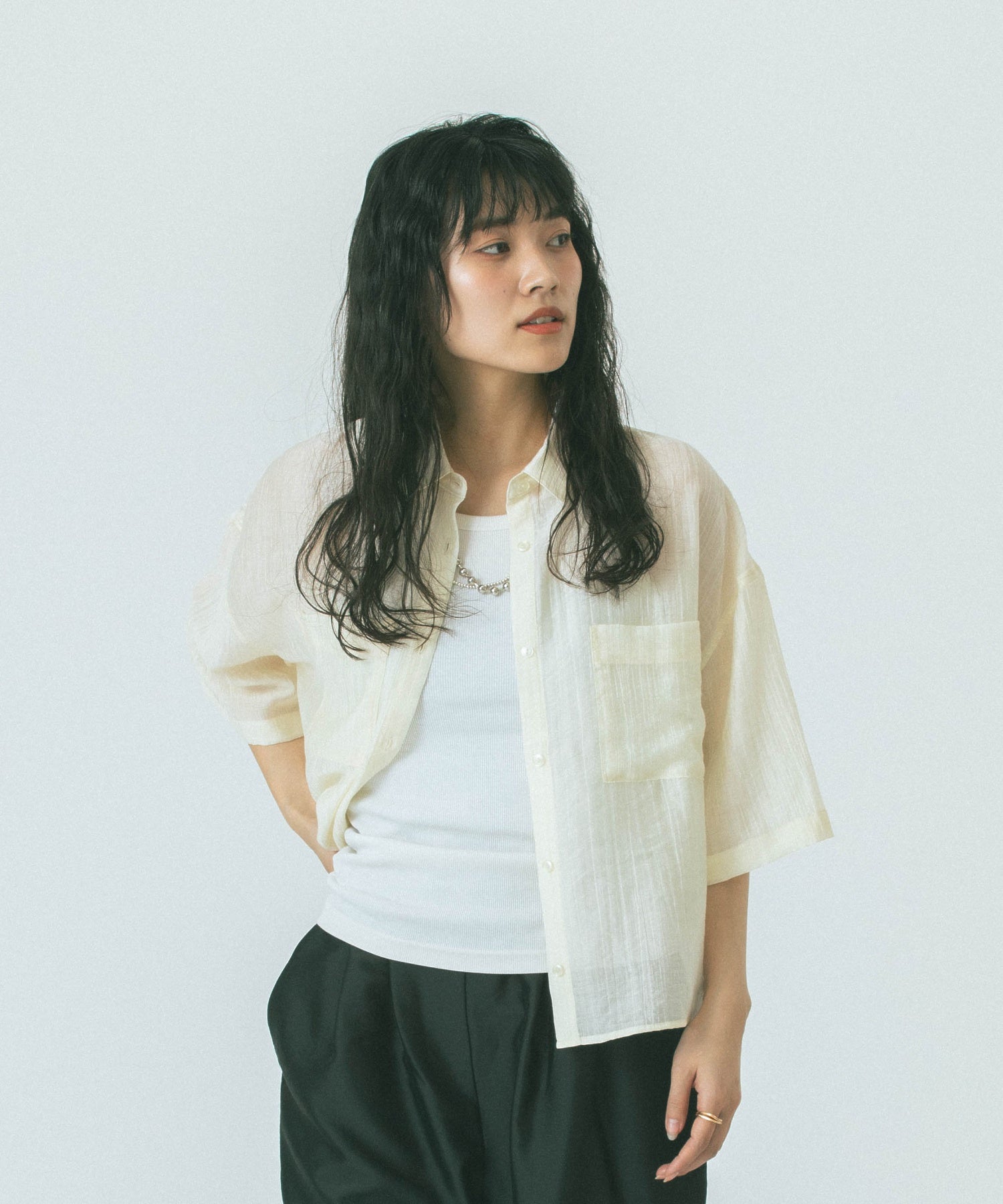 【WEB・一部店舗限定】CROPPED SHIRT