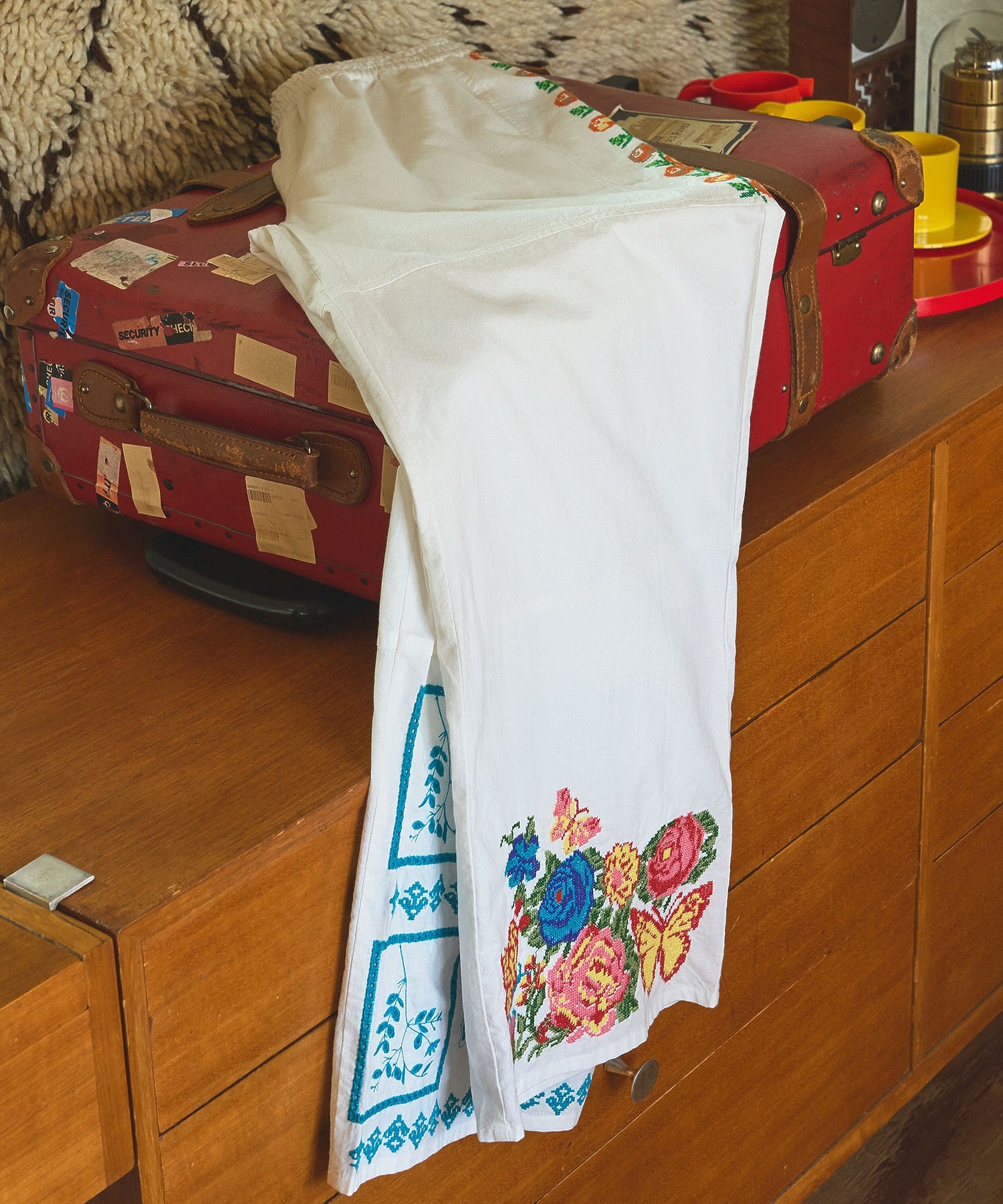 FLOWER EMBROIDARY EASY PANTS