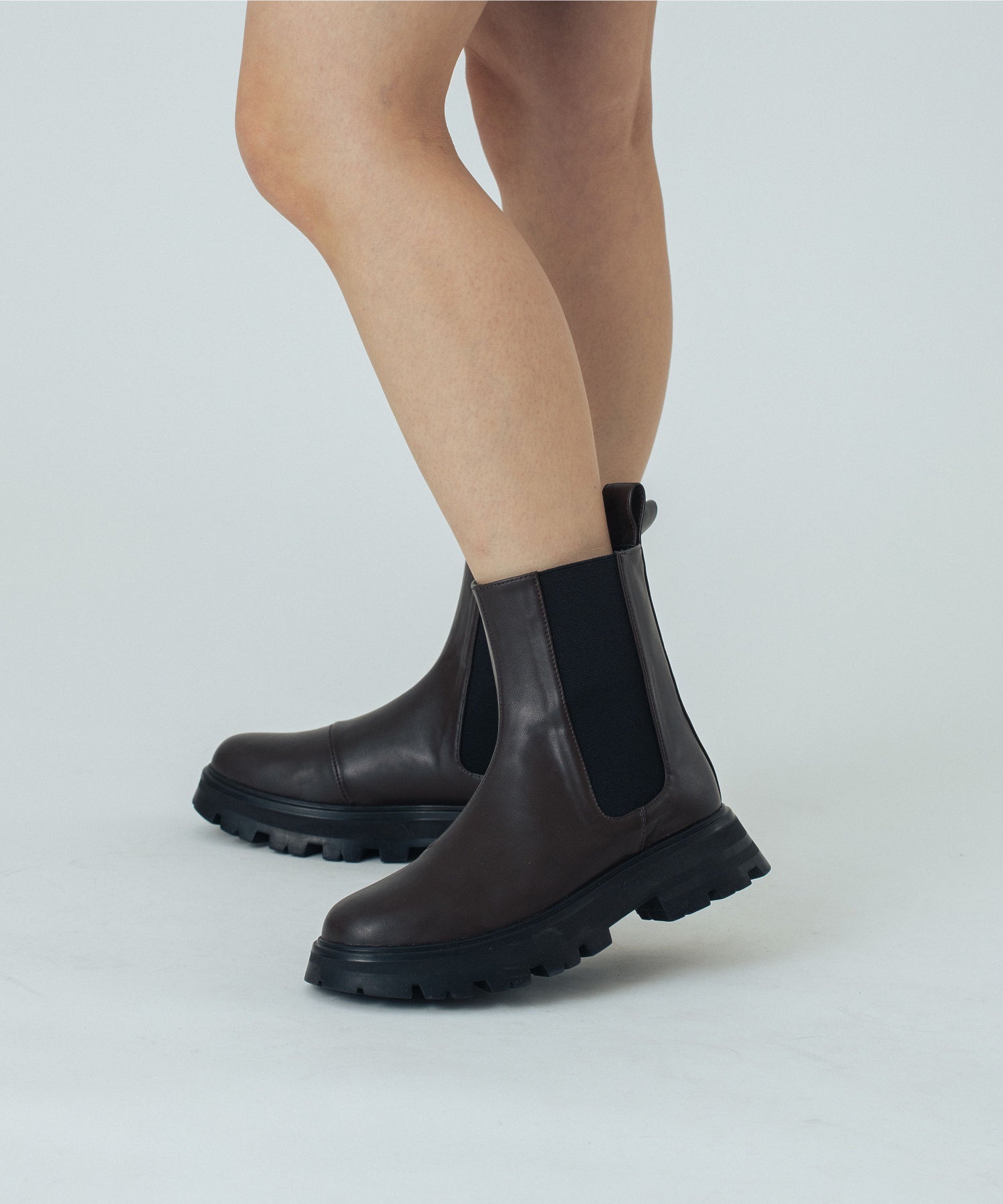 CHELSEA BOOTS