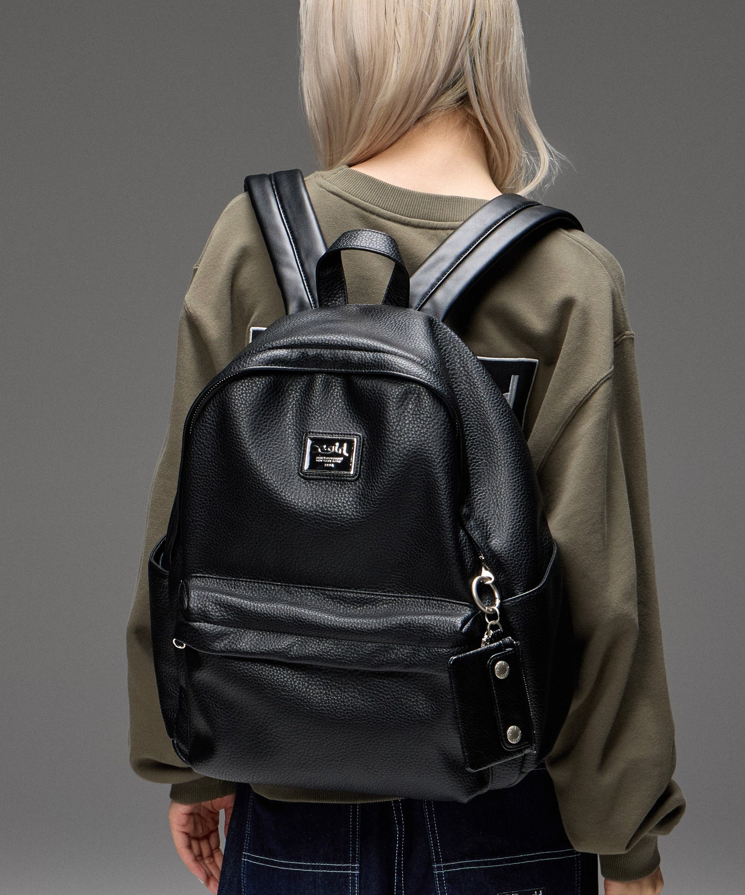 METAL LABEL FAUX LEATHER DAYPACK