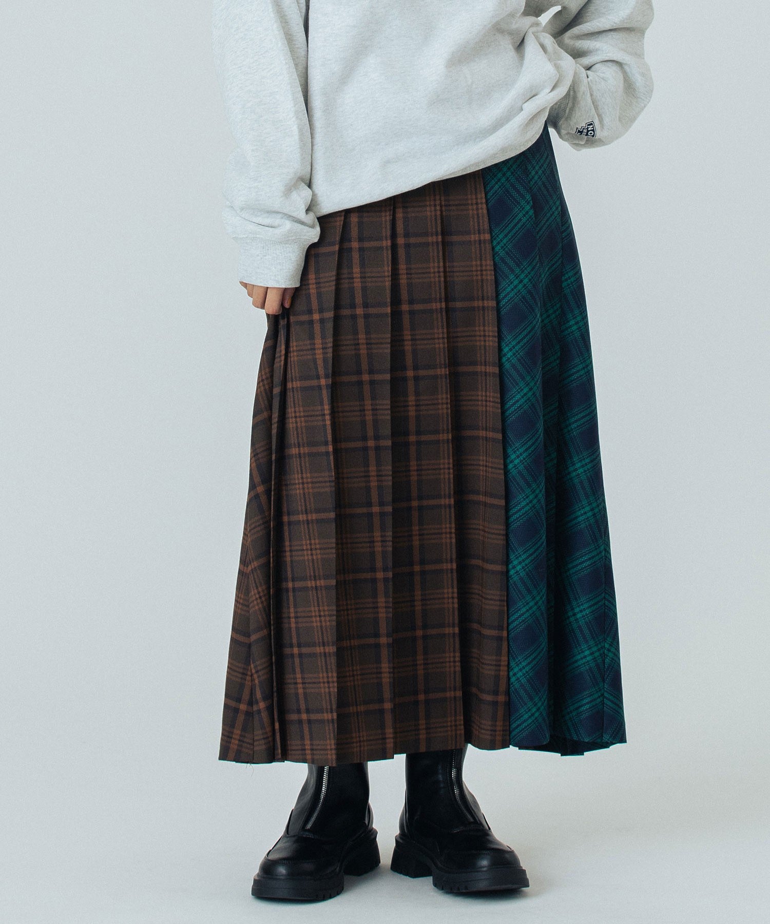 PLEATED LONG SKIRT