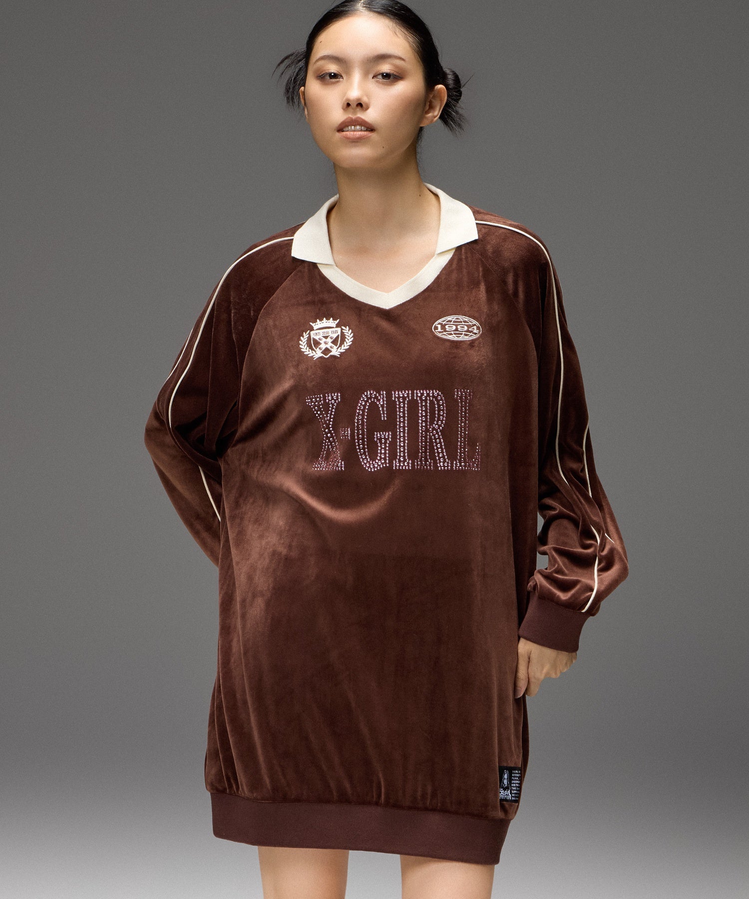 RHINESTONE LOGO VELOUR GAME SHIRT DRESS