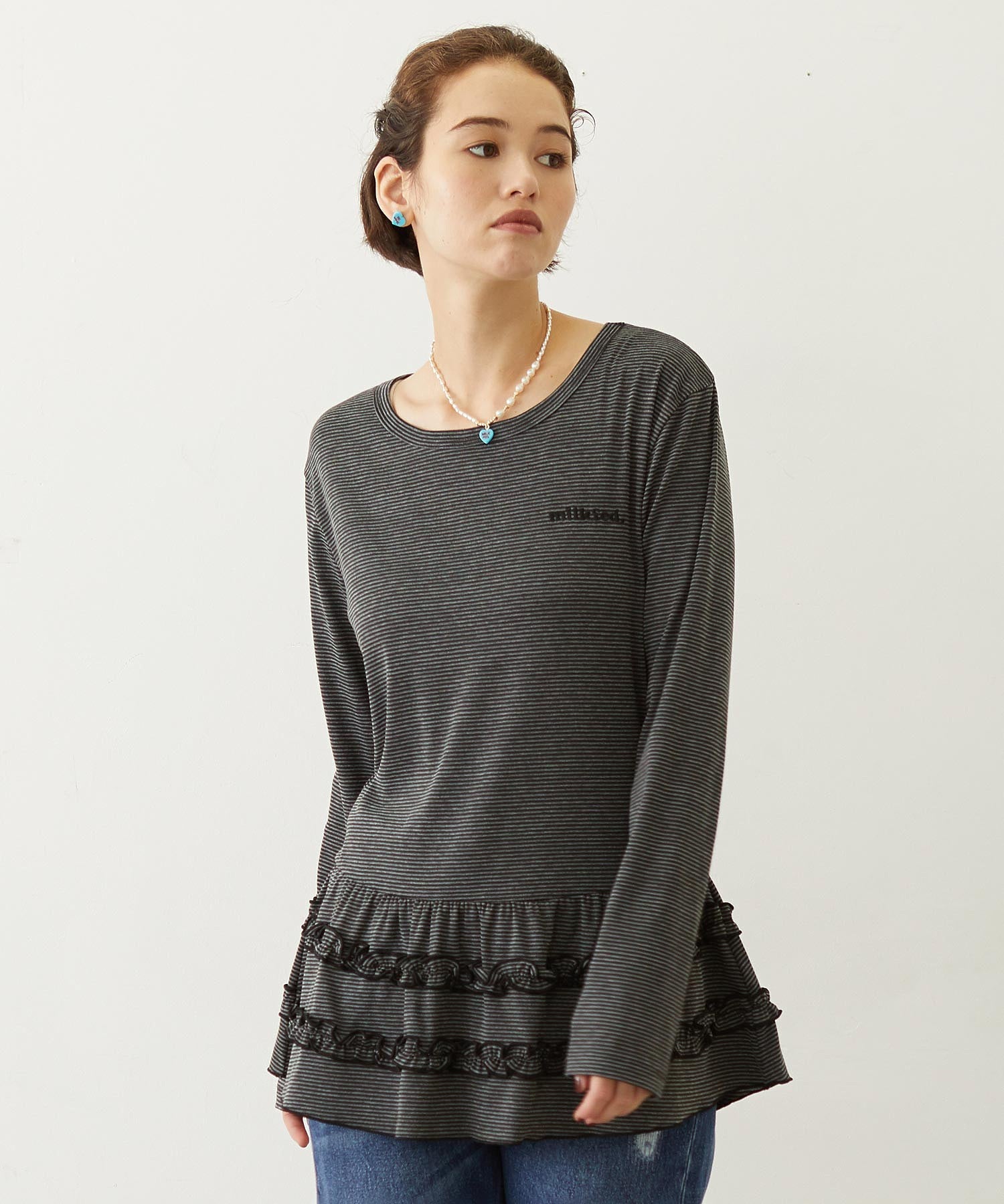 RUFFLE HEM L/S TOP