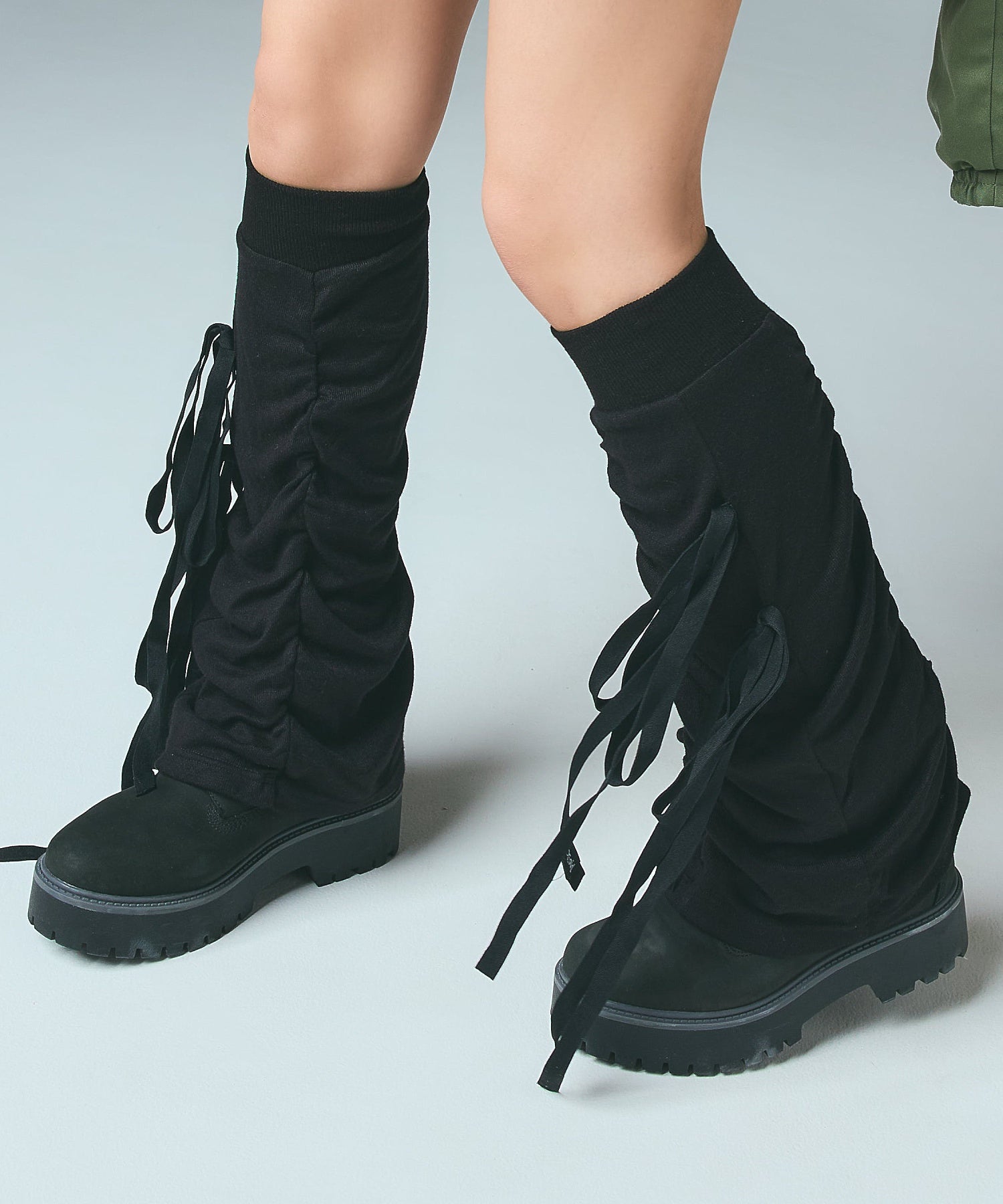 GATHERED LACE UP LEG WARMER