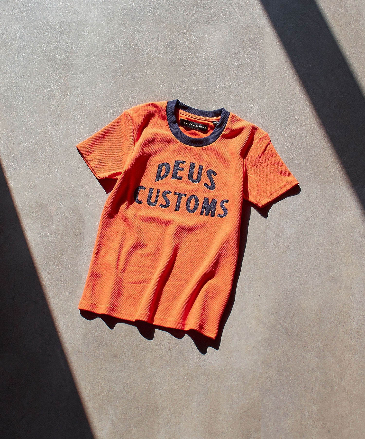 DEUS EX MACHINA/HELENE TEE
