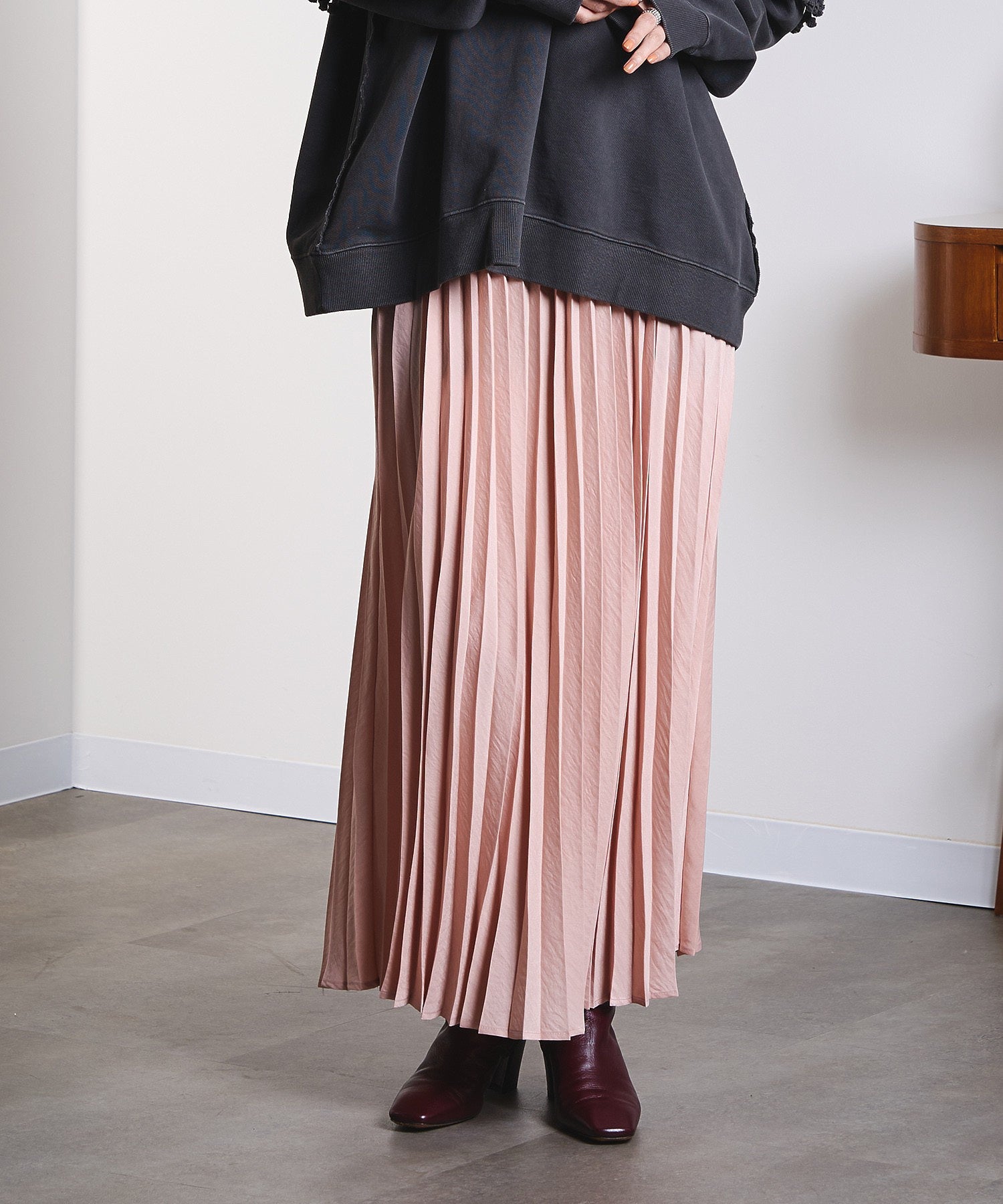 GENE HEAVENS/PLEATED SKIRT