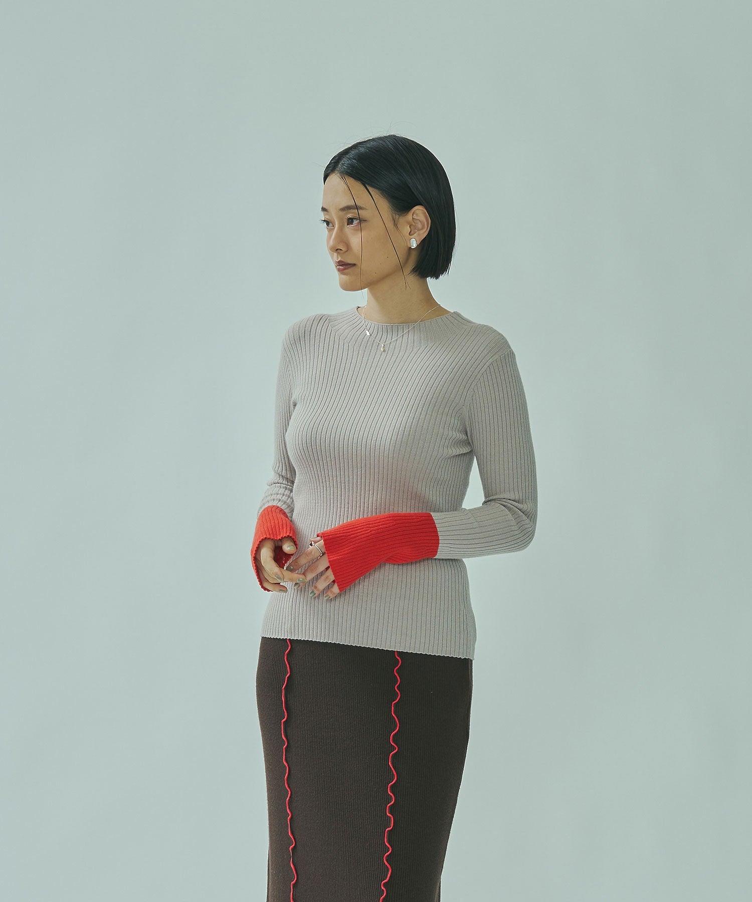 BICOLOR RIB KNIT TOP
