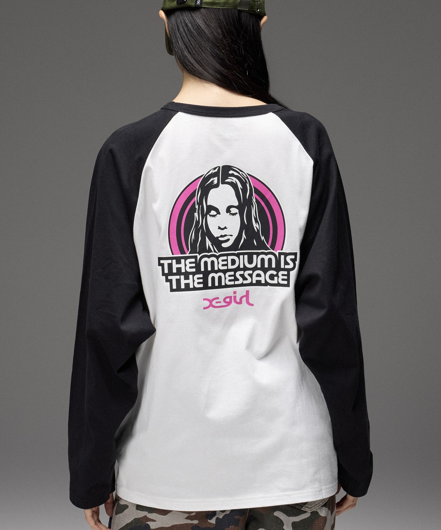 FACE AND CIRCLE LOGO RAGLAN L/S TEE