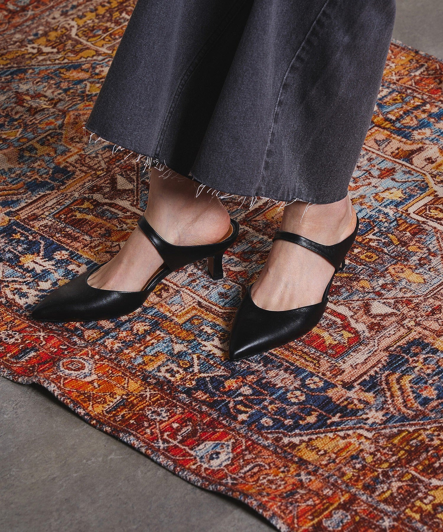 POINTED  BELT MULE