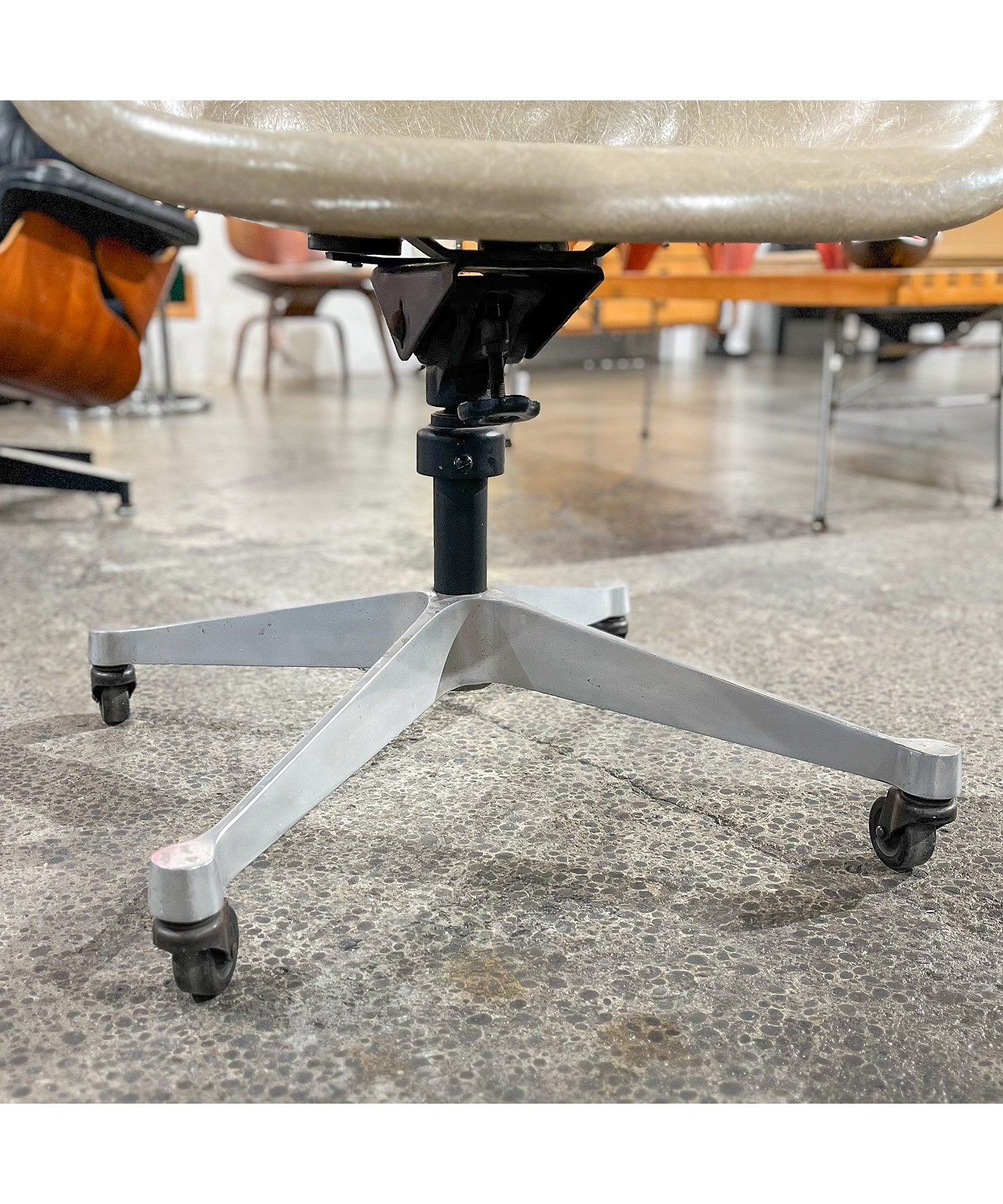 Eames Tilt Swivel Base / Vintage