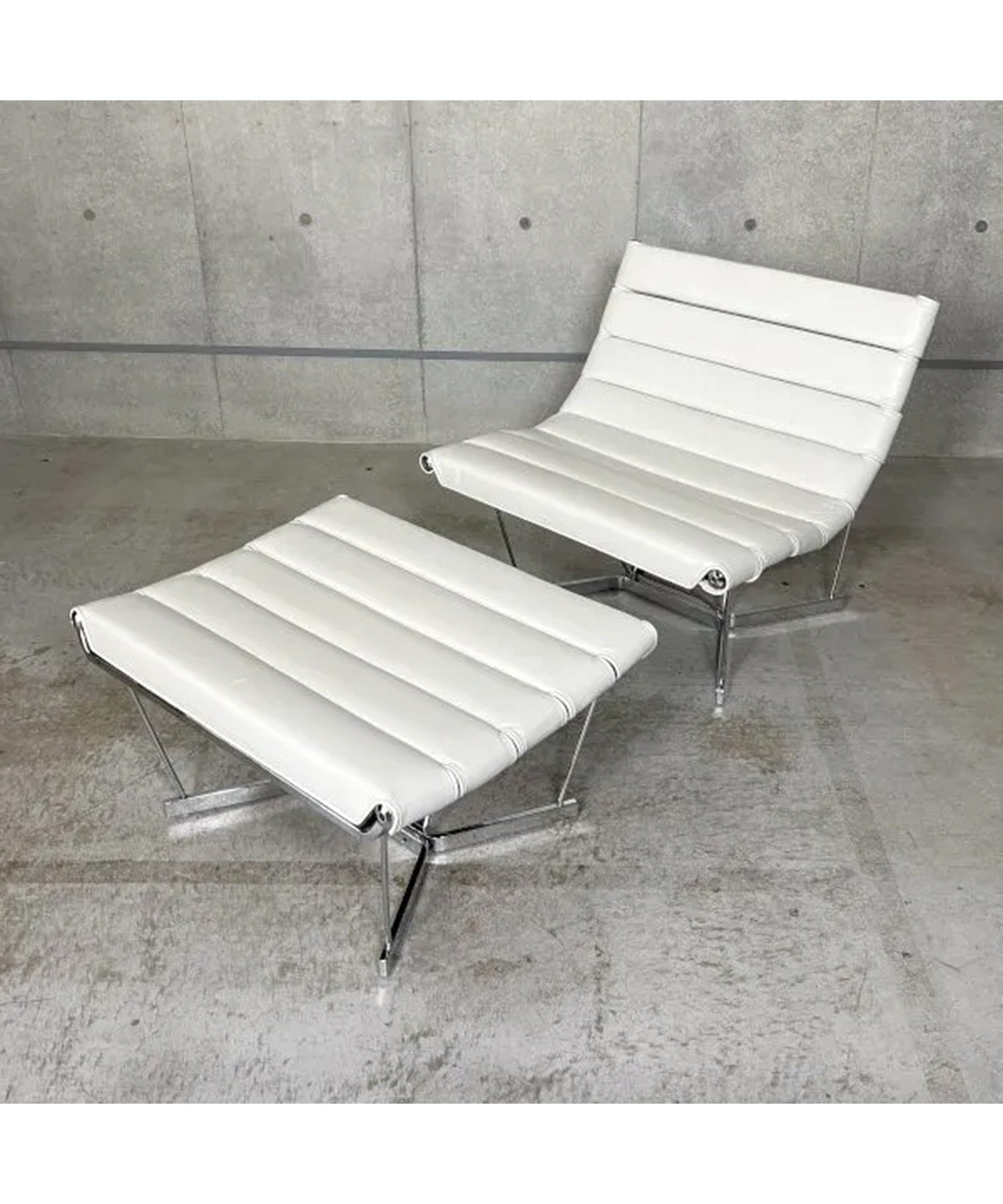 VF Catenary Chair and Ottoman 2301