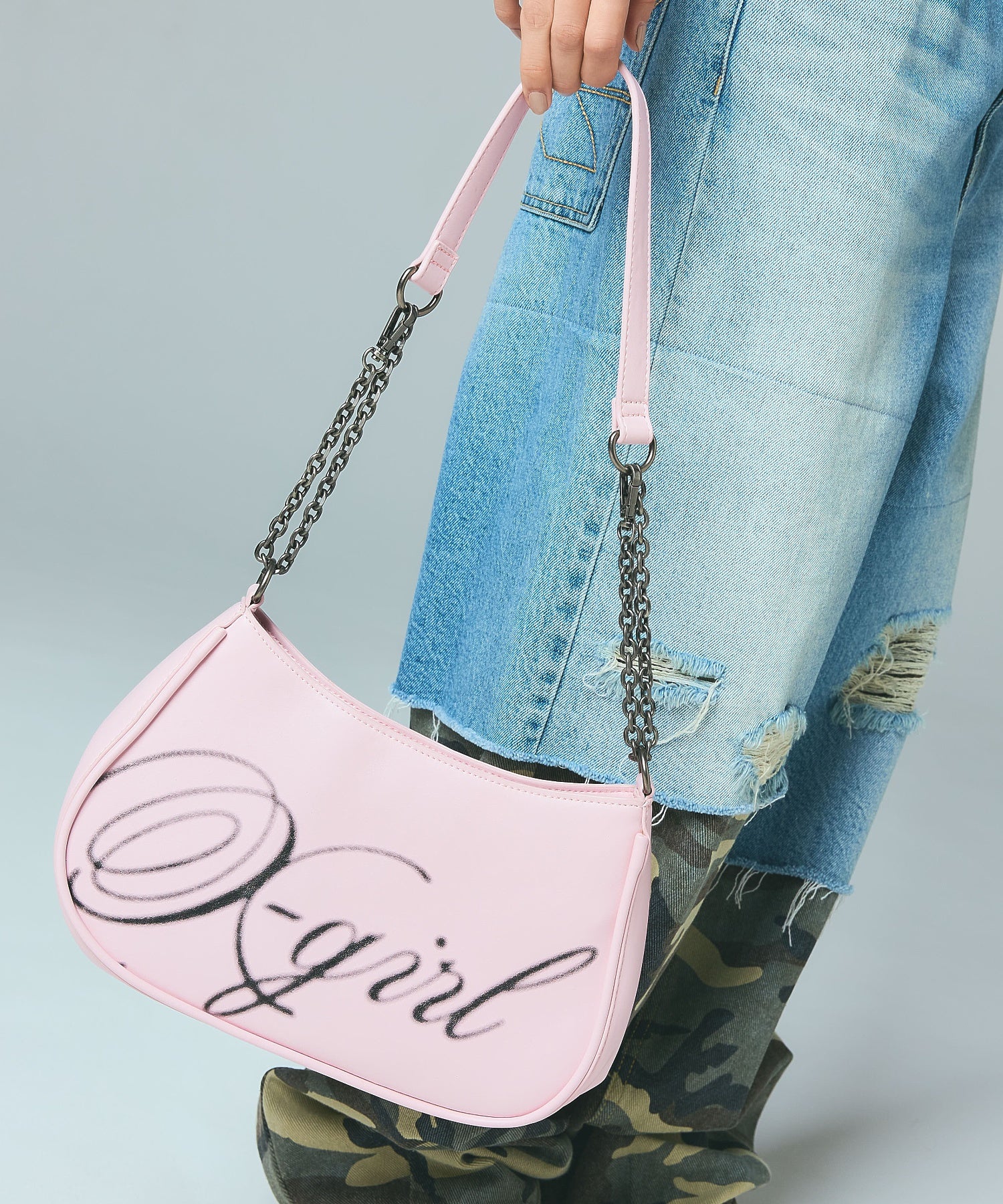 SPRAY SCRIPT LOGO SHOULDER BAG