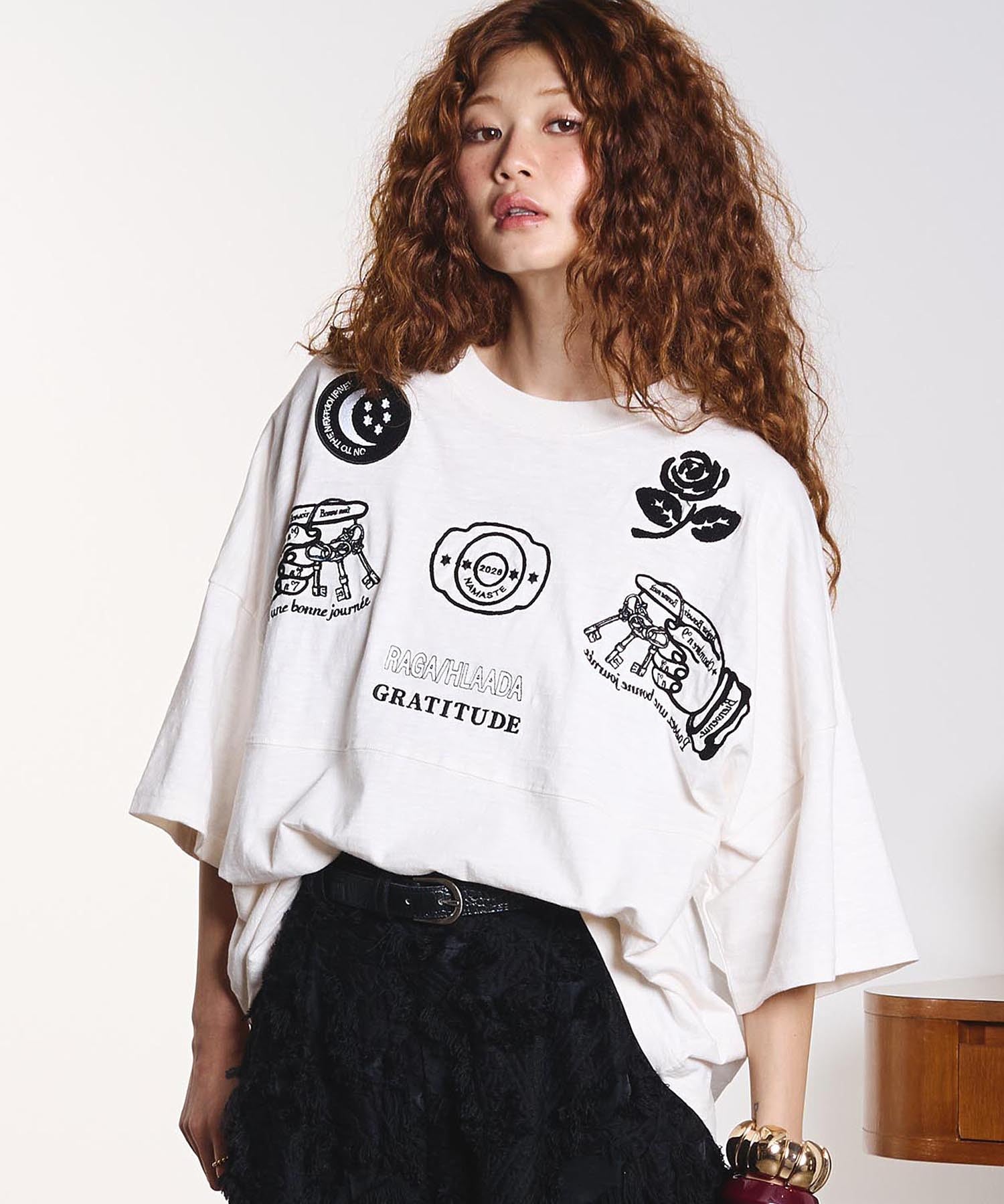 HLAADA for ROSEBUD/EMBROIDERY FOOTBALL TEE