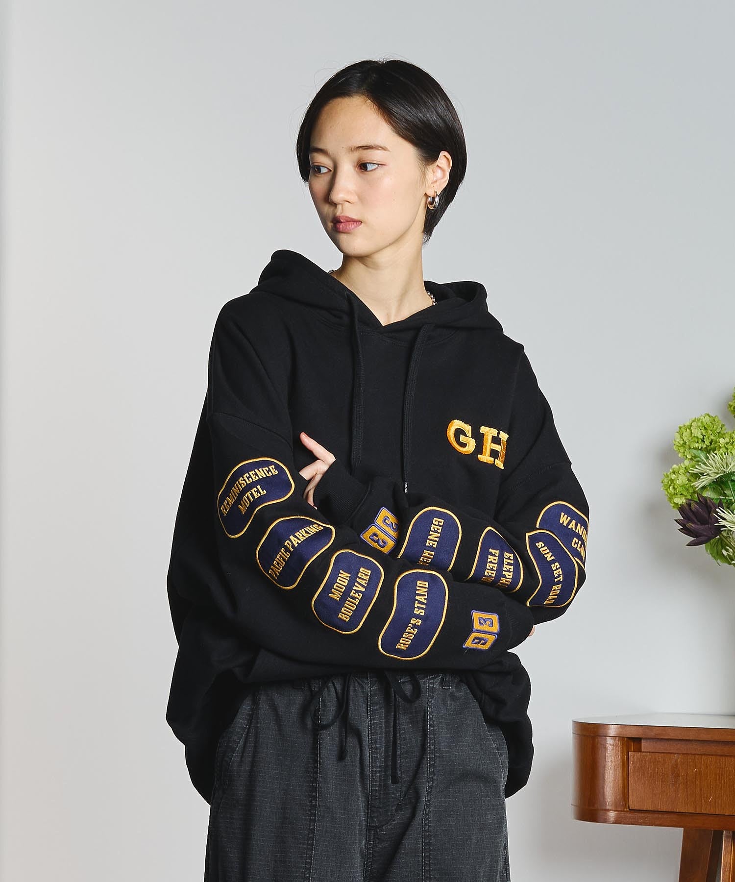 GENE HEAVENS/EMBROIDERY HOODED SWEAT