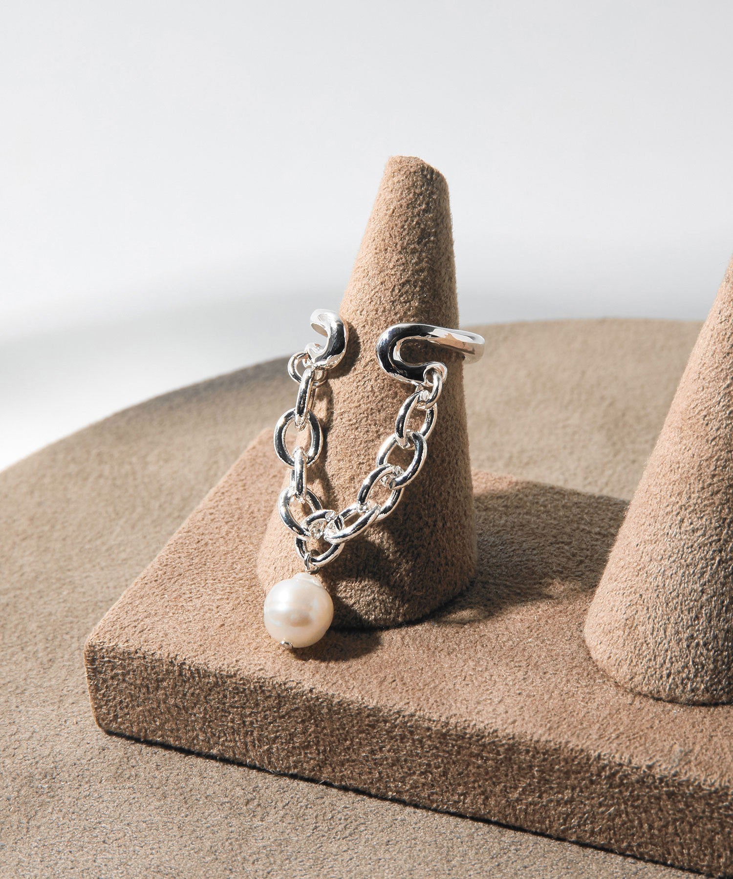 loni/IVY PEARL CHAIN RING