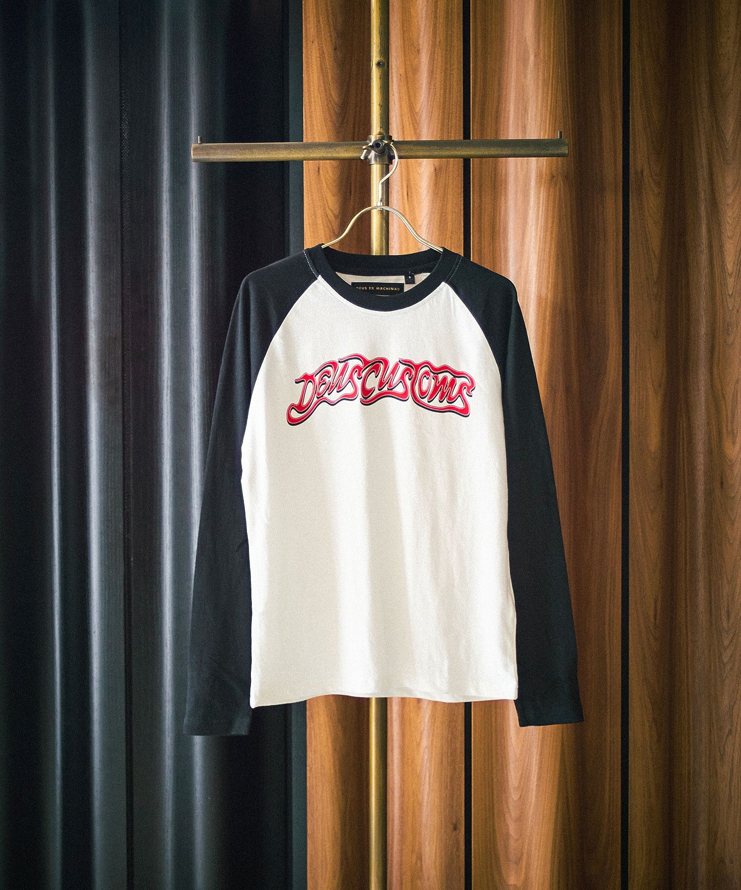 DEUS EX MACHINA/ROCCA RAGLAN TEE